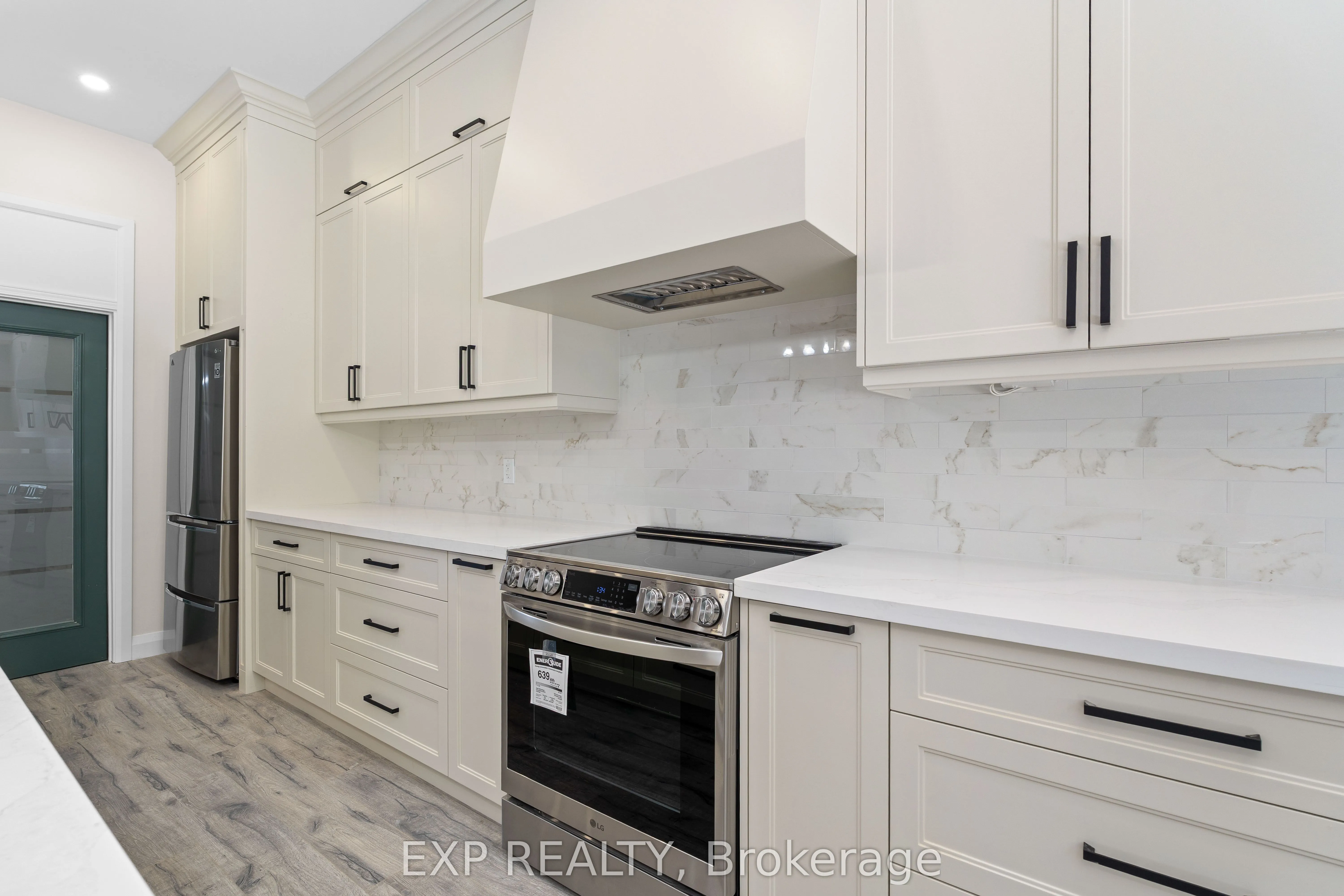 25 Sunview Drive