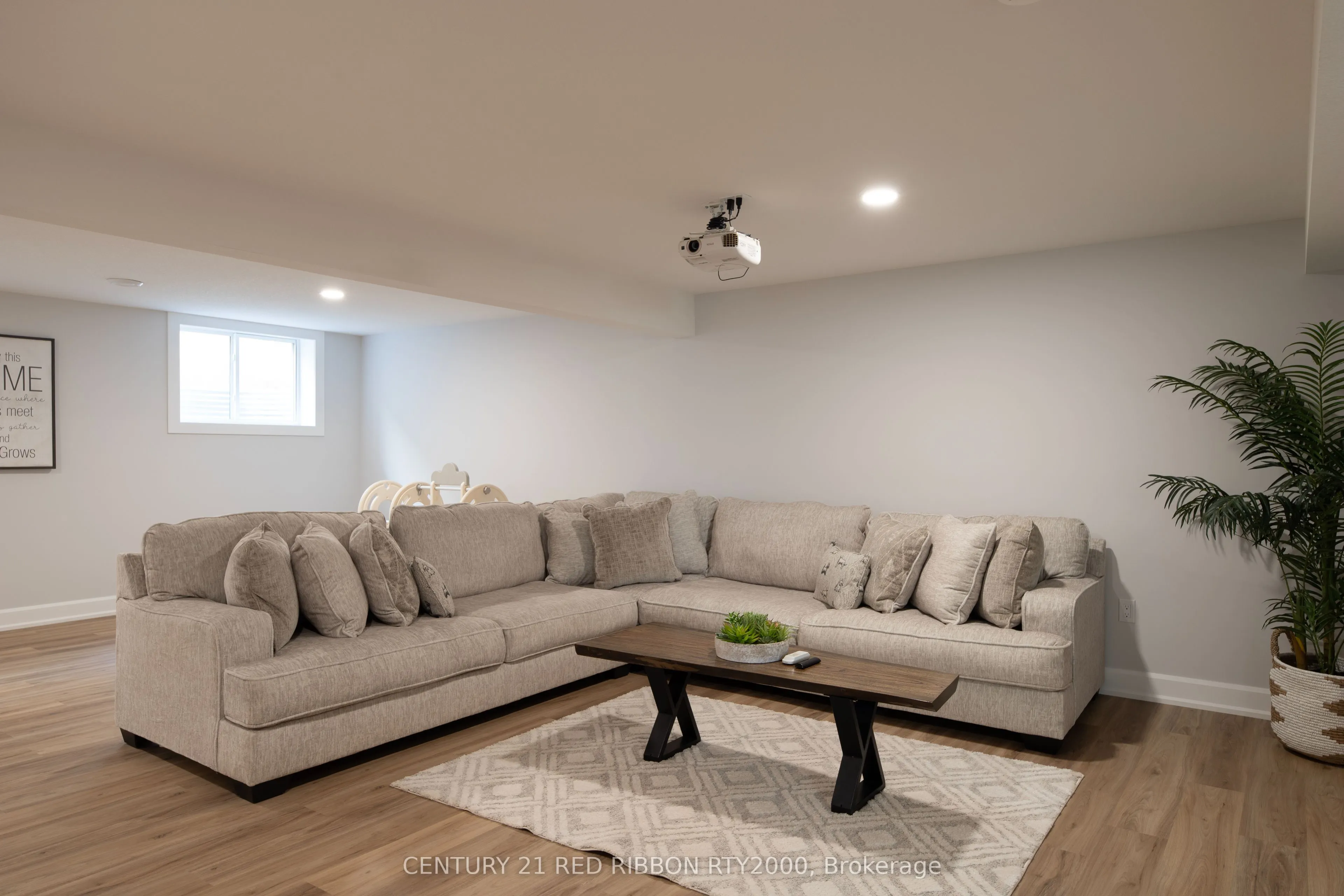 11 BRISCOE Crescent