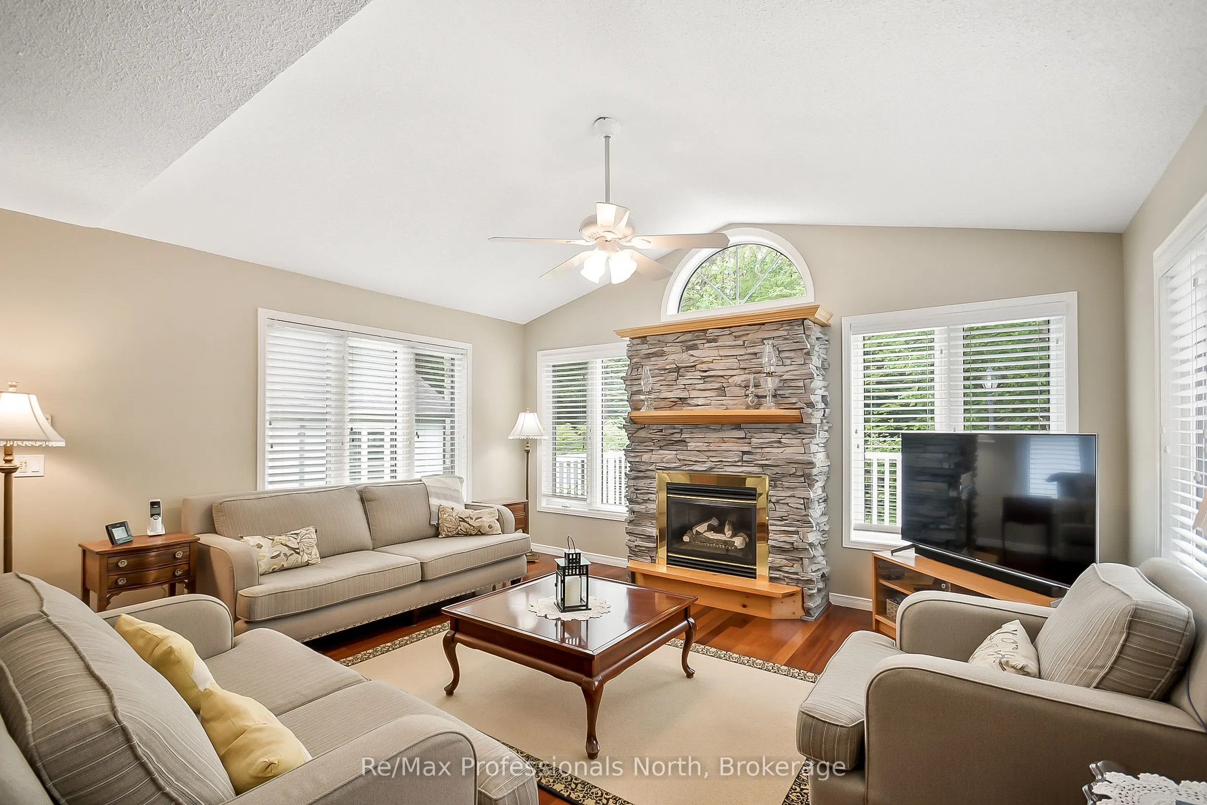 15 PINERIDGE GATE