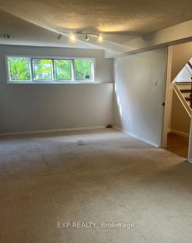 213 Northlake Drive