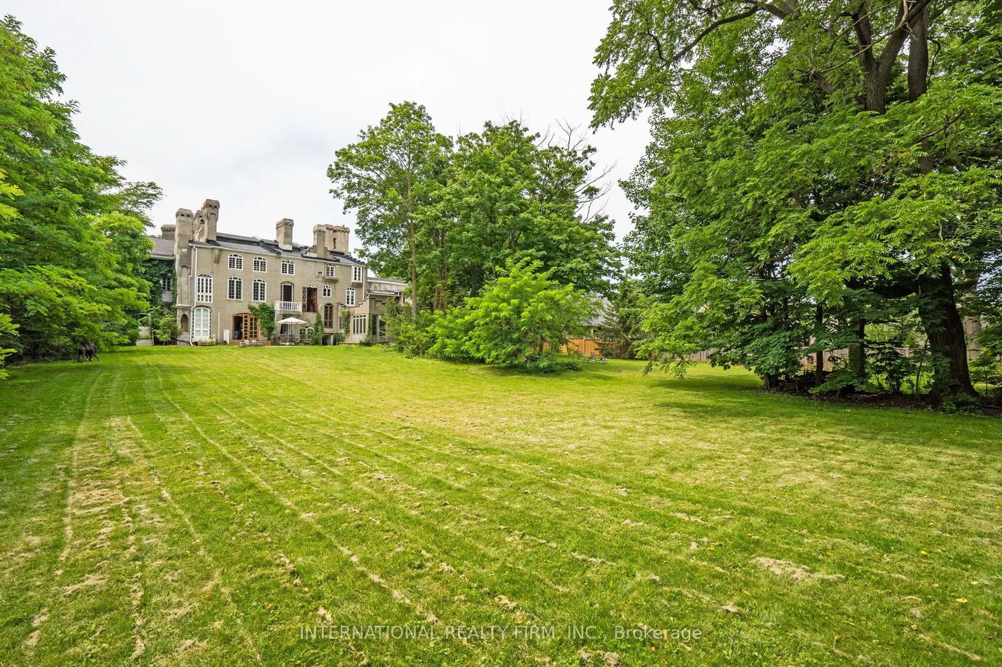 255 Delacourt Road