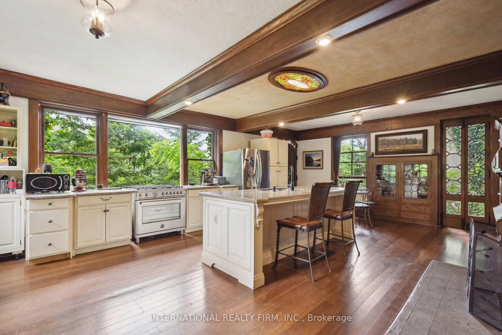 255 Delacourt Road
