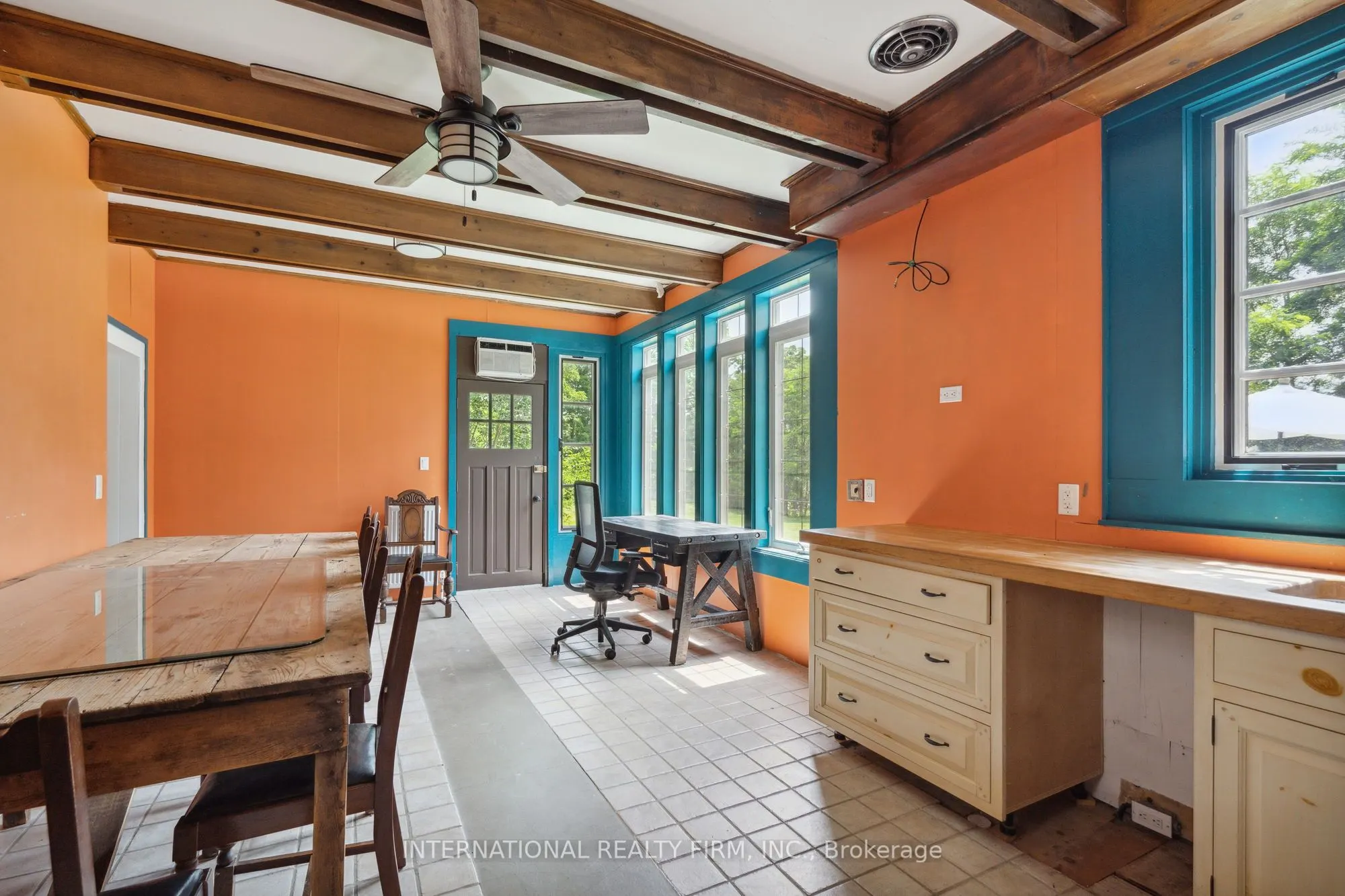 255 Delacourt Road