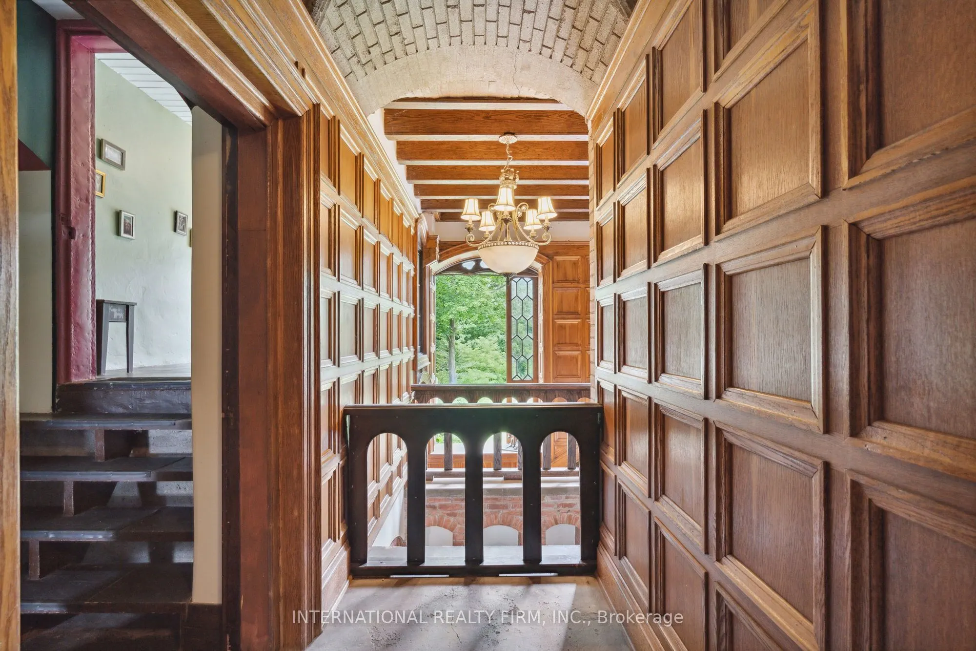 255 Delacourt Road