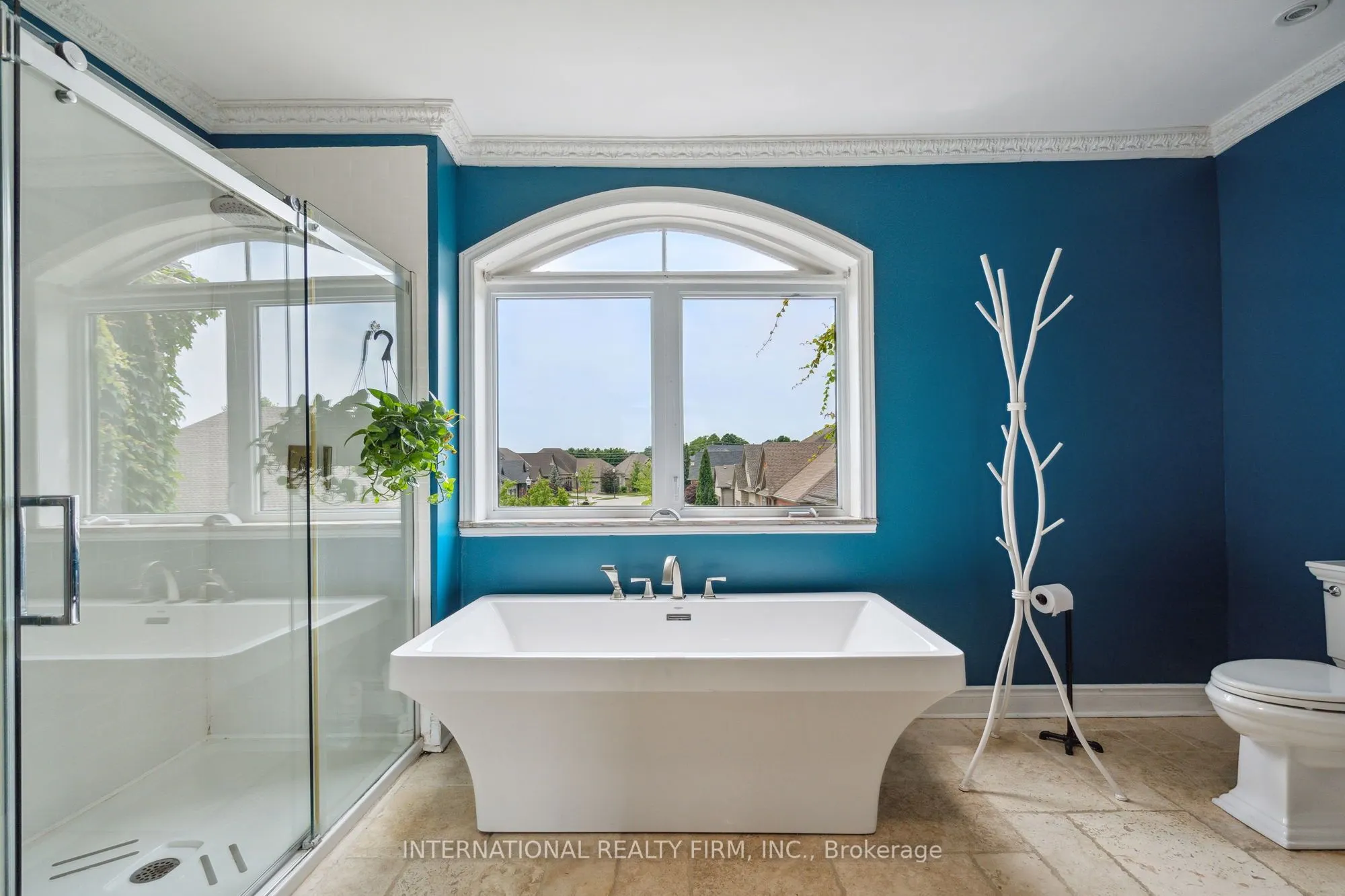 255 Delacourt Road