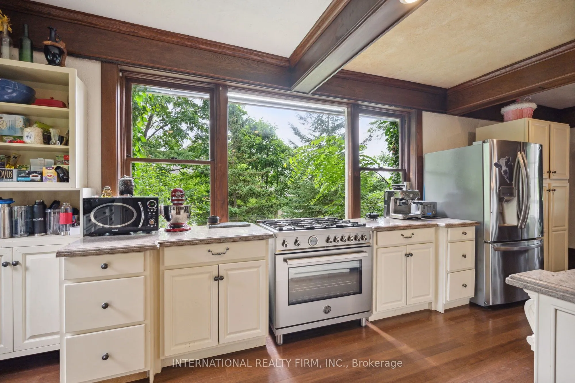 255 Delacourt Road