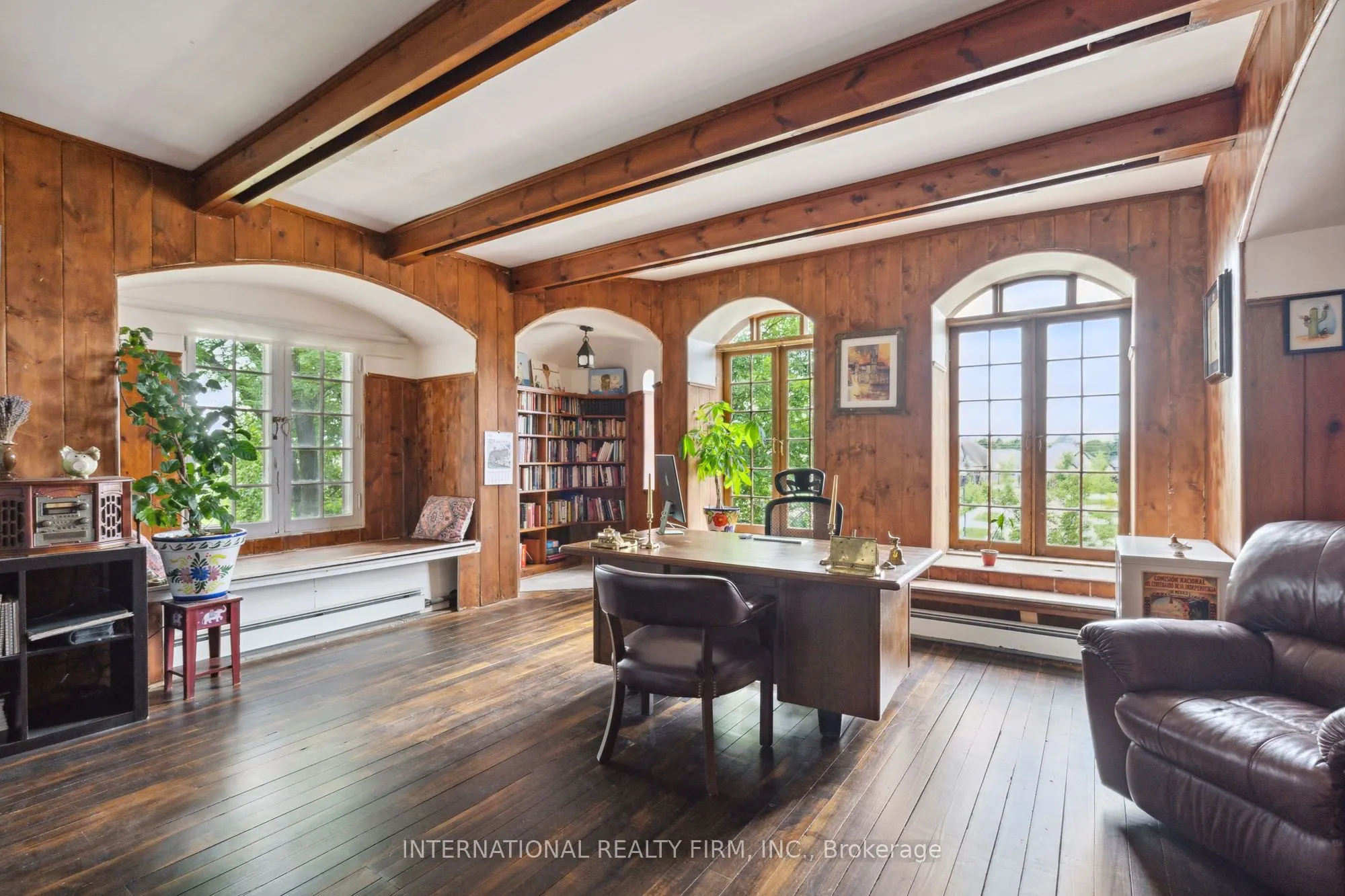255 Delacourt Road