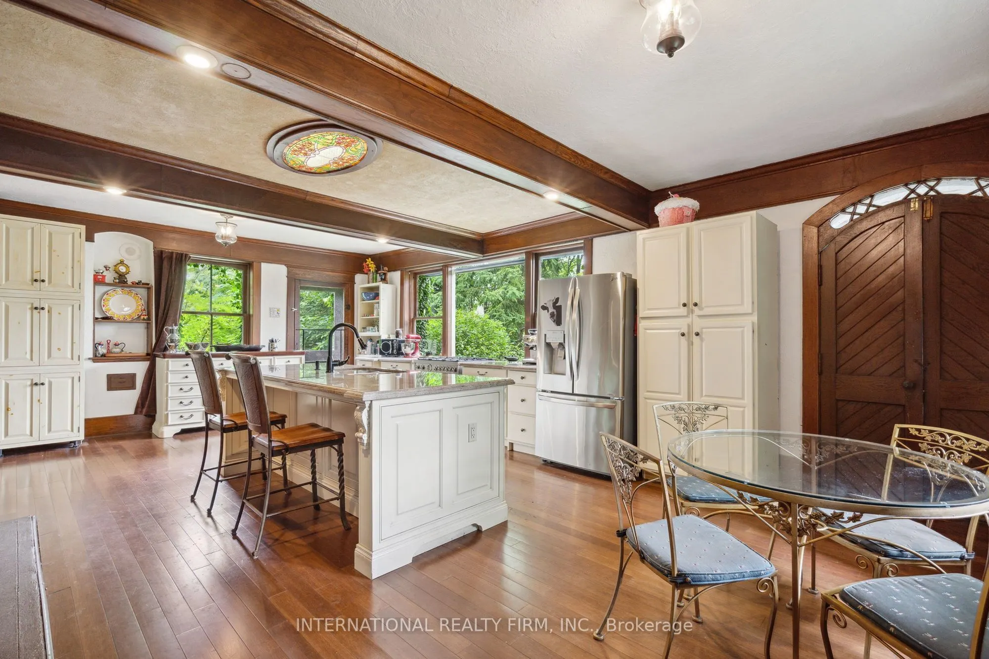 255 Delacourt Road