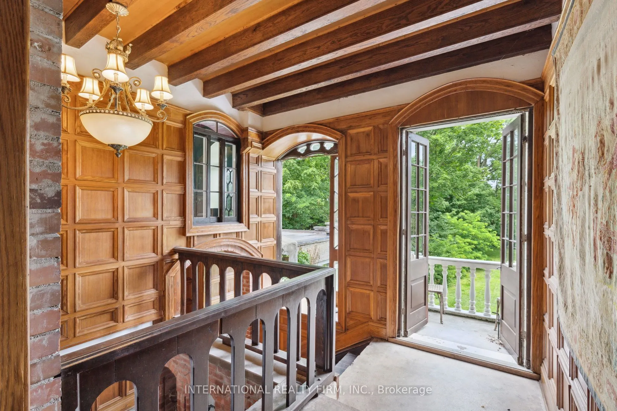 255 Delacourt Road