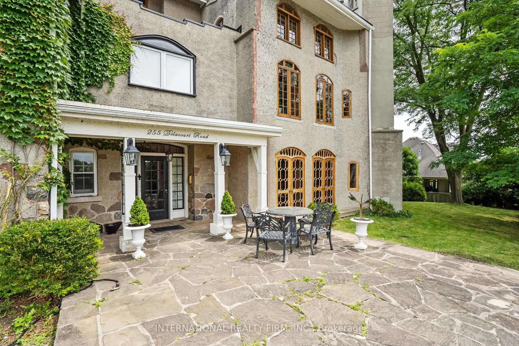255 Delacourt Road