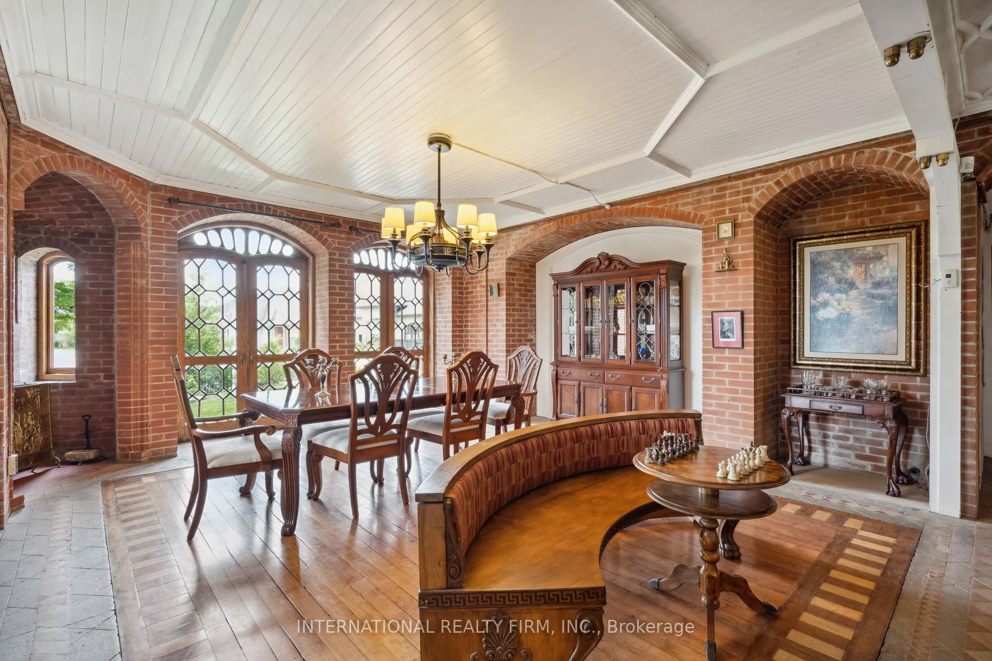 255 Delacourt Road