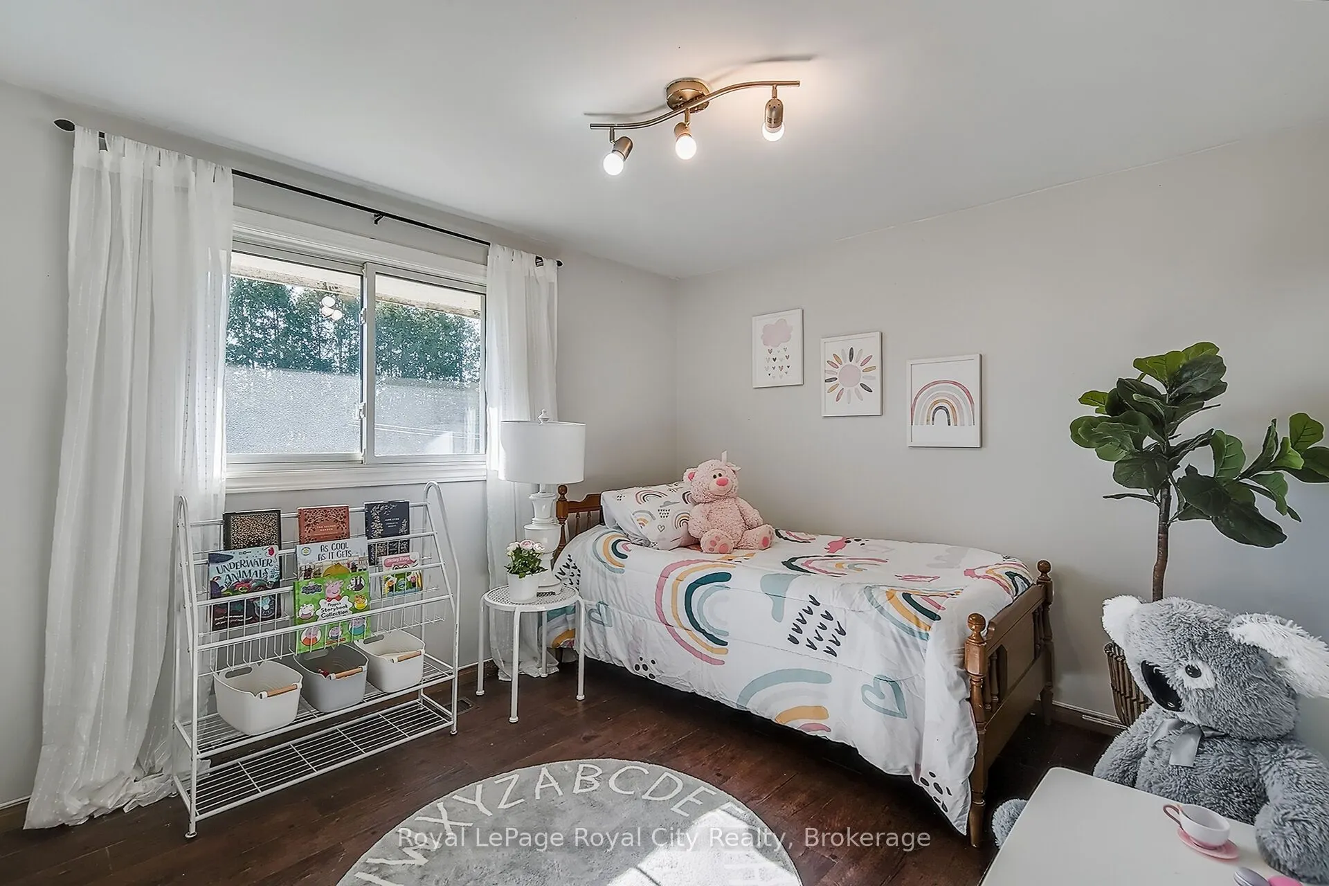 595 Main Street E