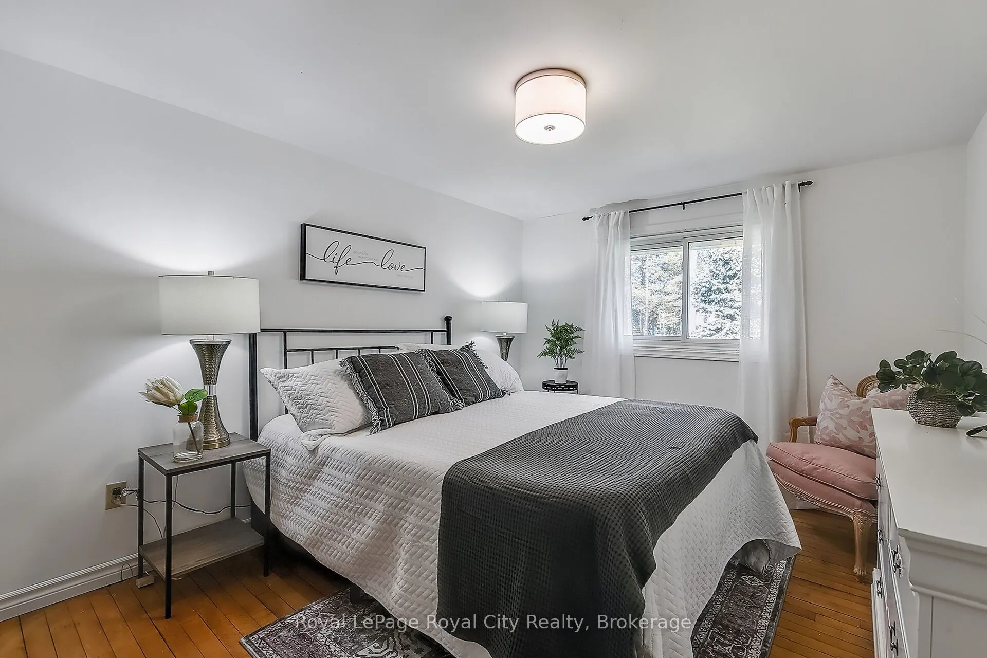 595 Main Street E