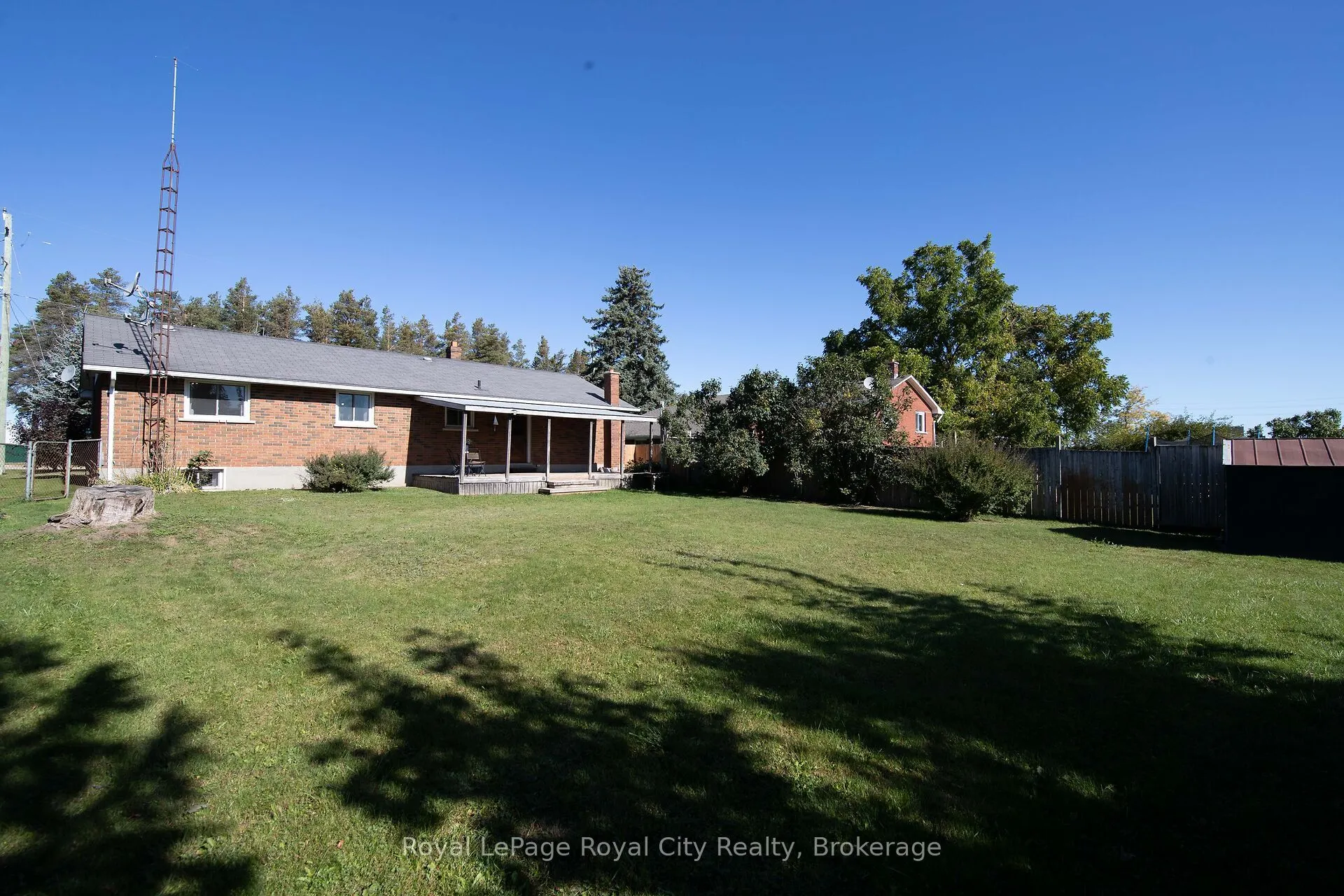 595 Main Street E