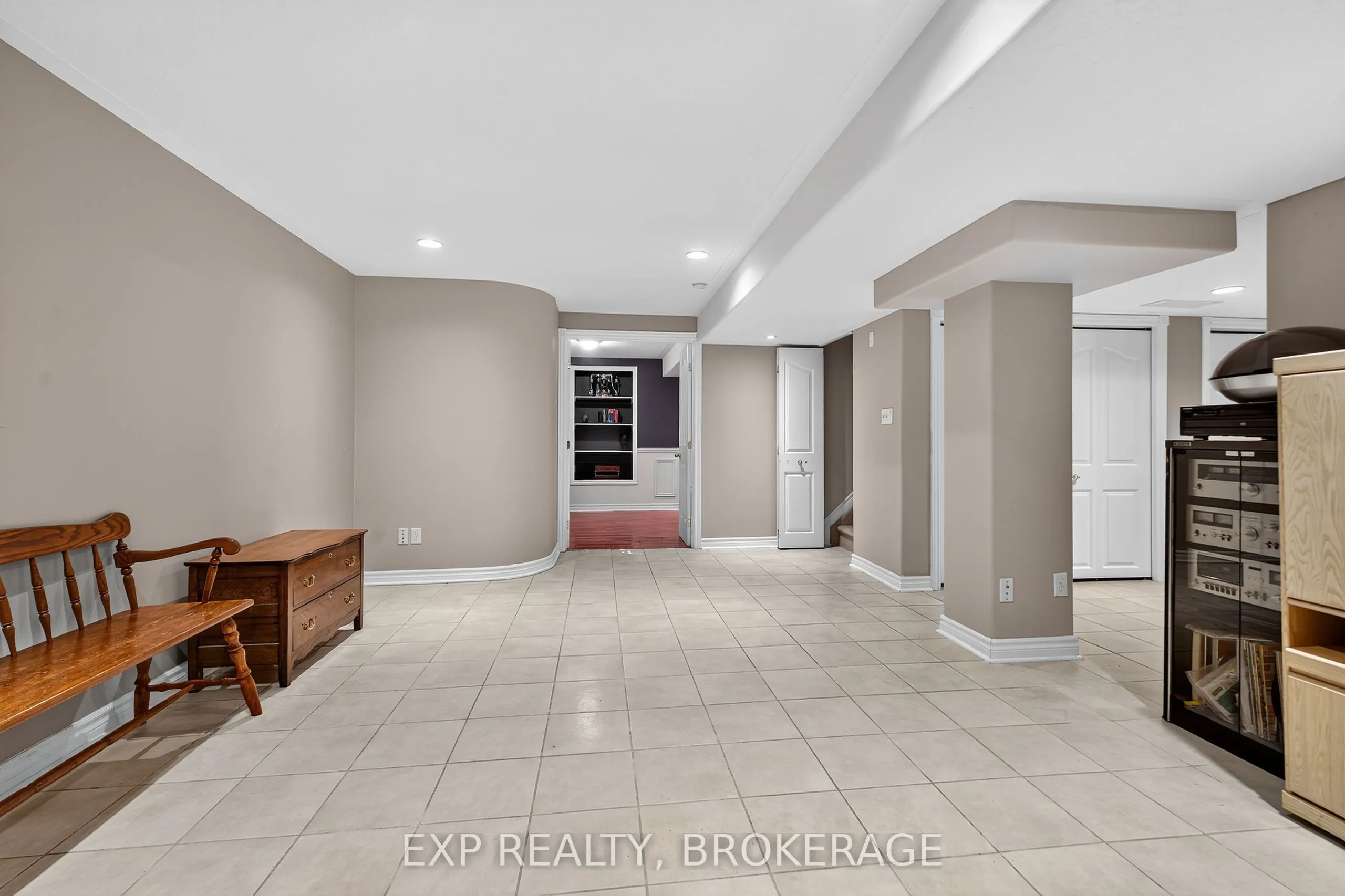 230 HONEYWOOD Avenue