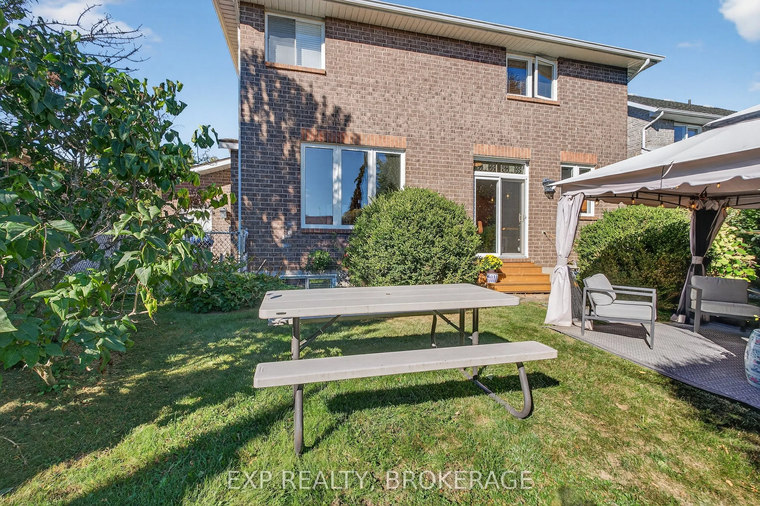 230 HONEYWOOD Avenue