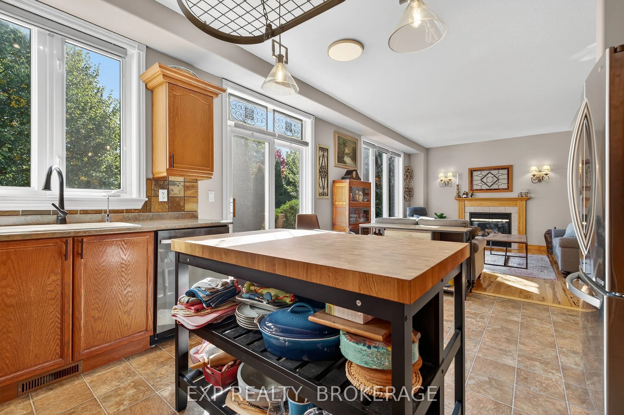 230 HONEYWOOD Avenue