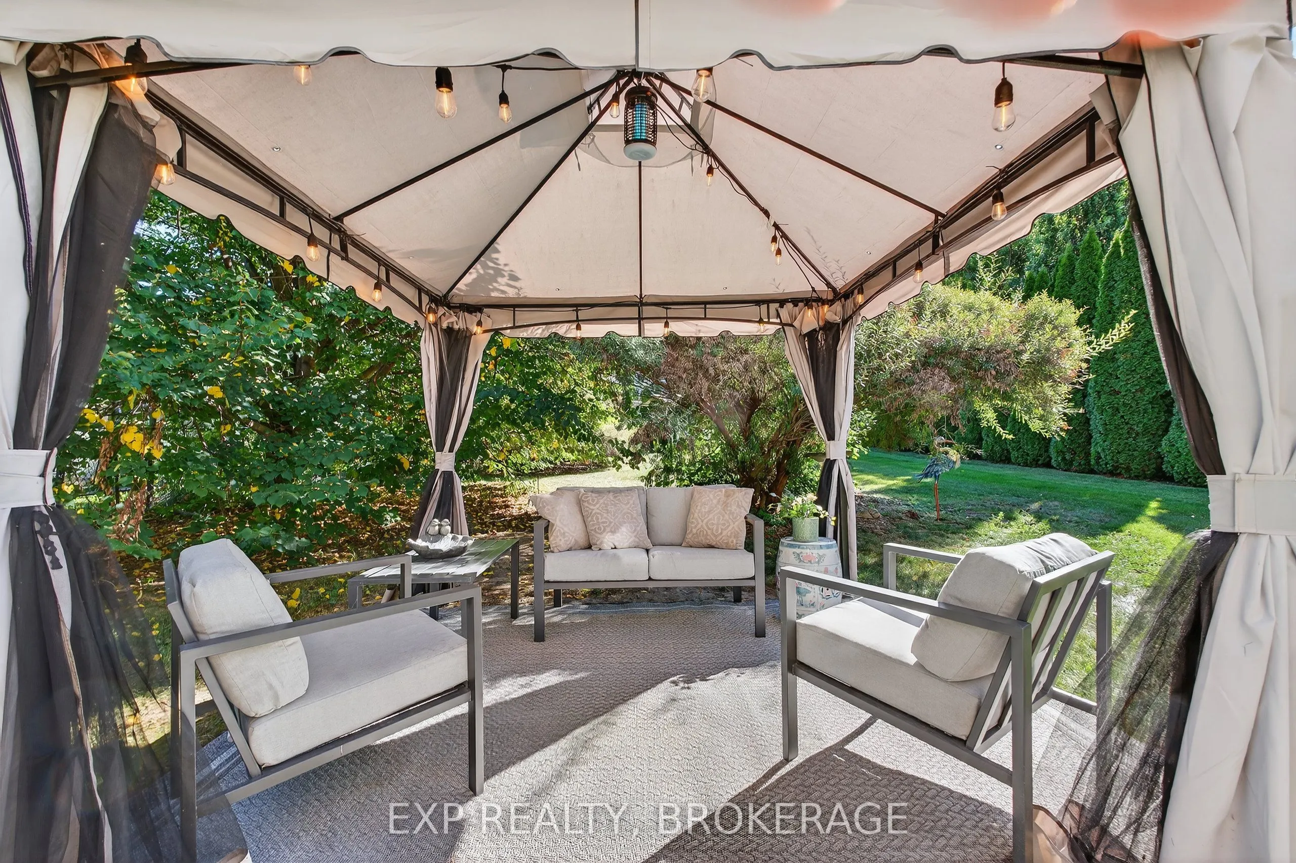 230 HONEYWOOD Avenue