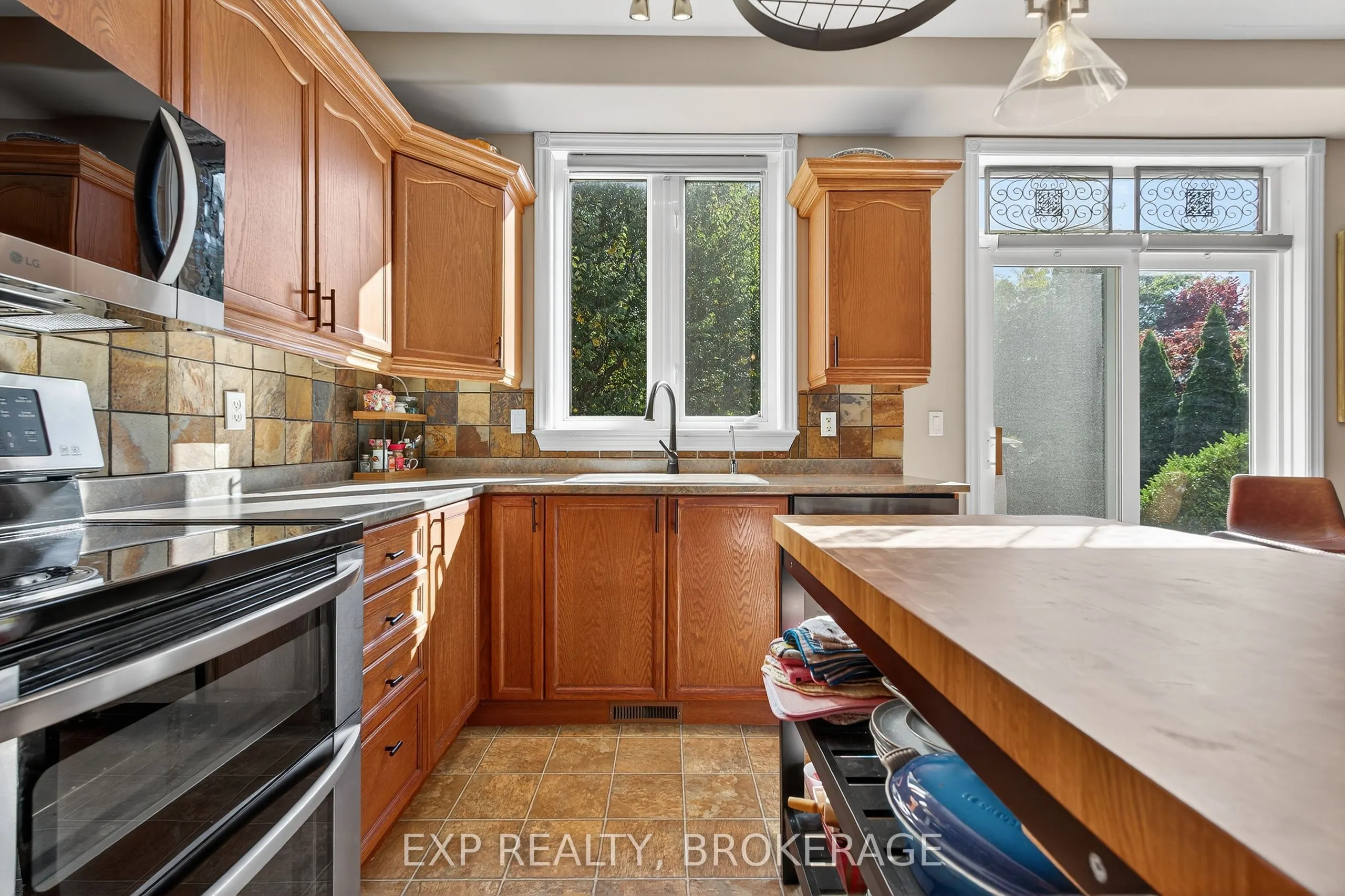 230 HONEYWOOD Avenue