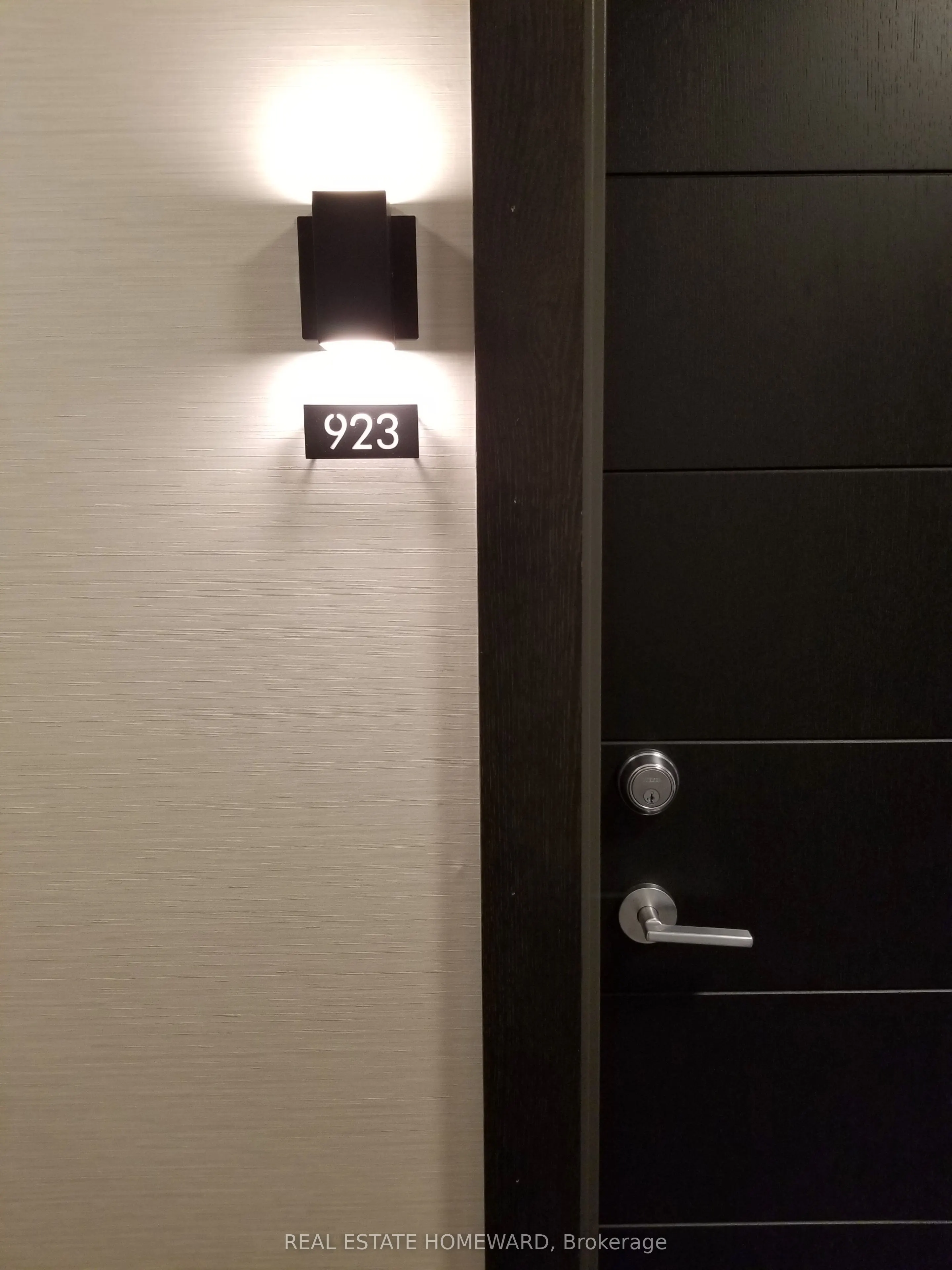 212 King William Street, #923