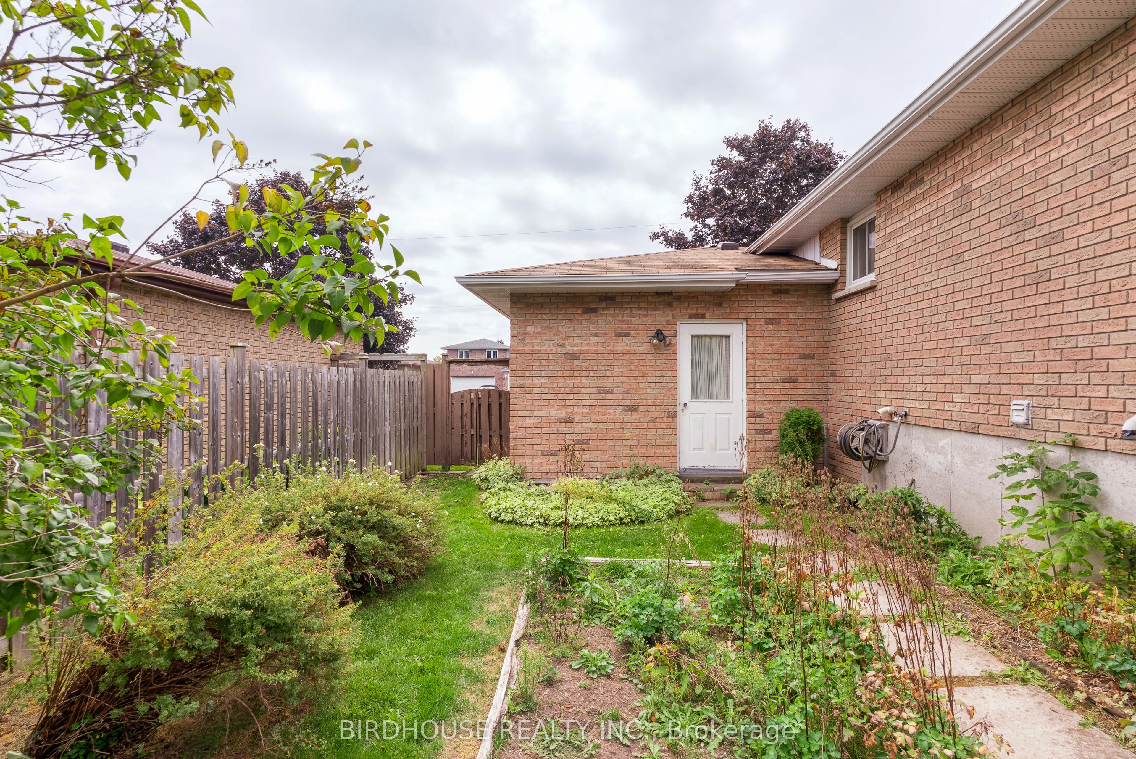 22 Madill Crescent