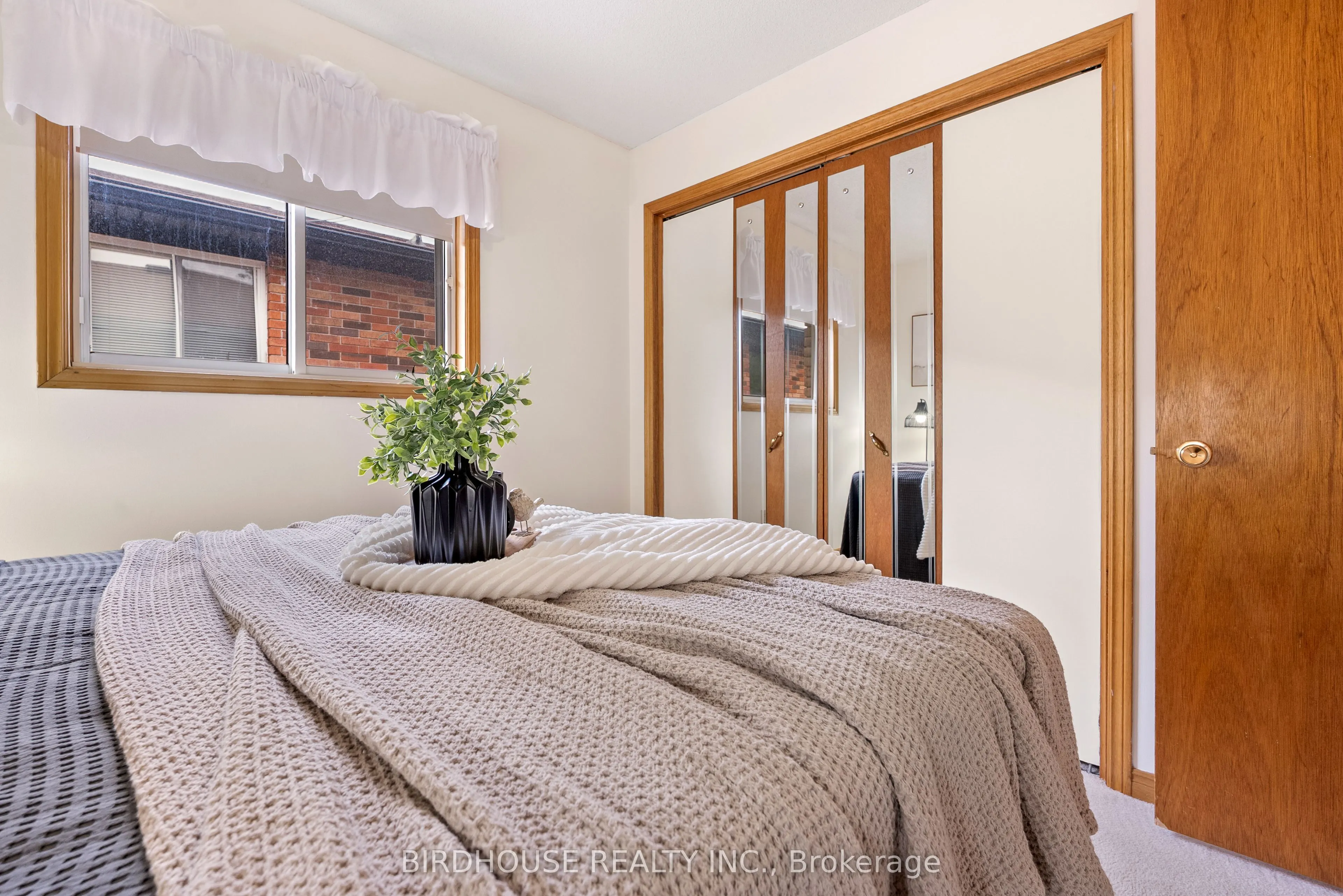 22 Madill Crescent