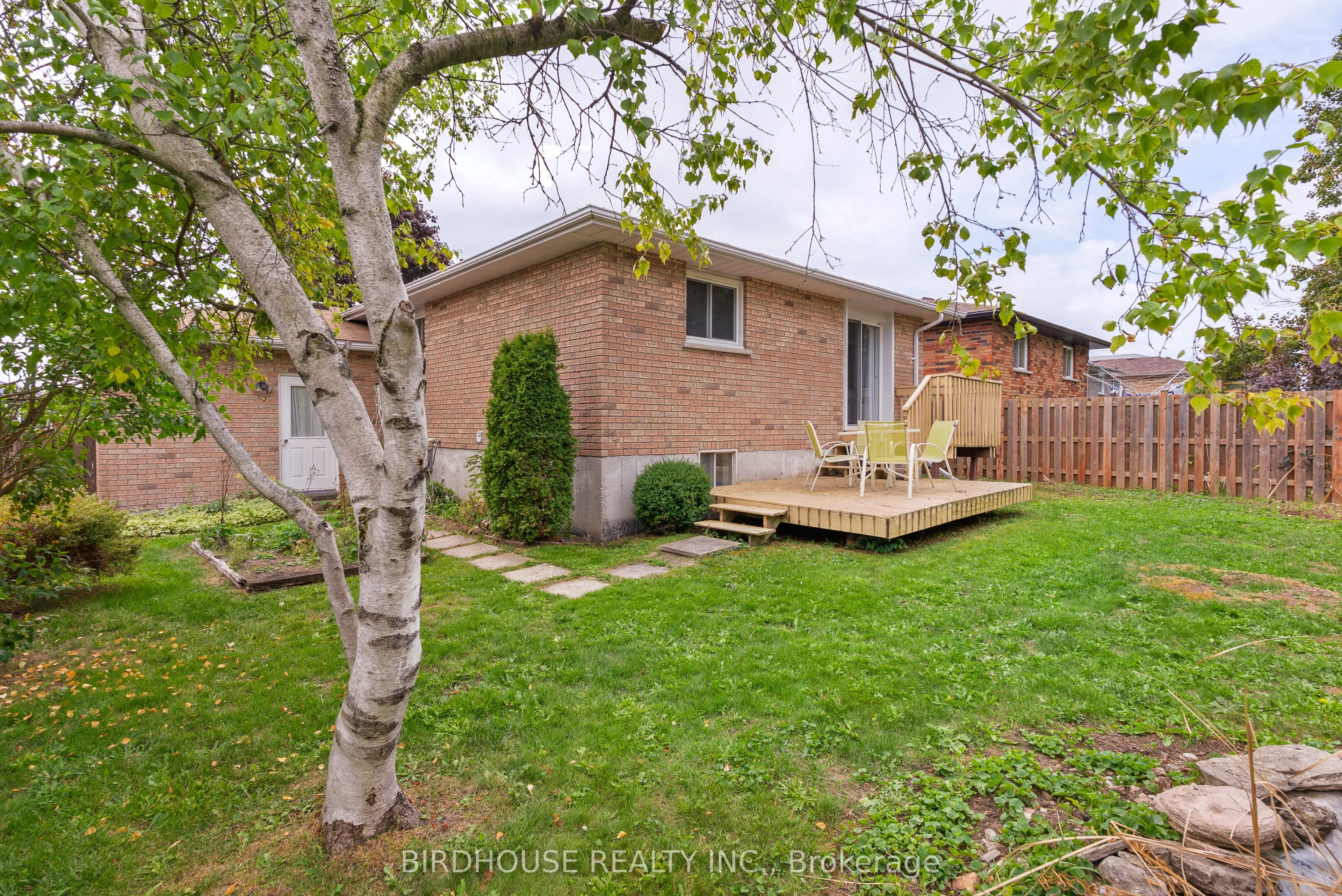 22 Madill Crescent