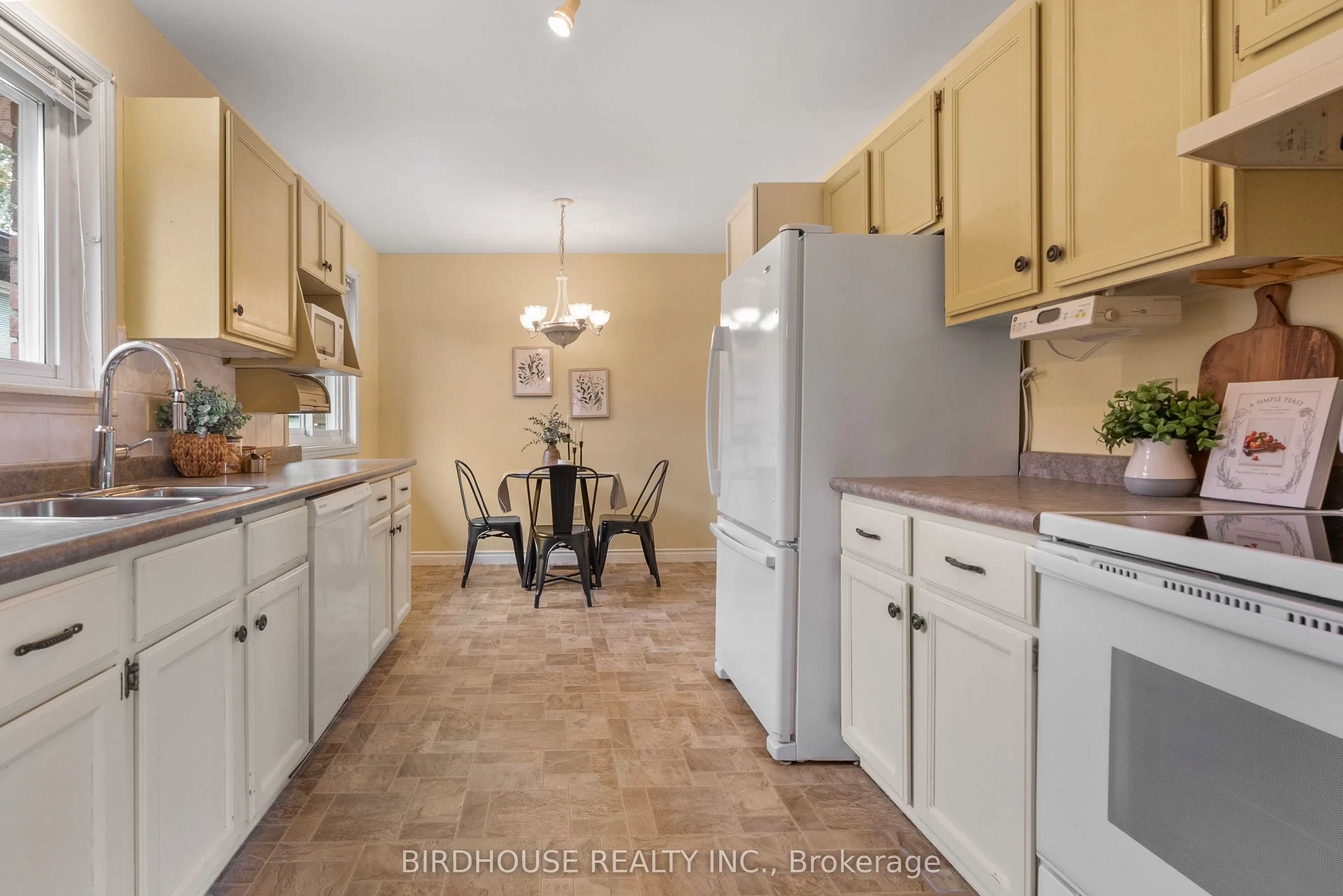 22 Madill Crescent