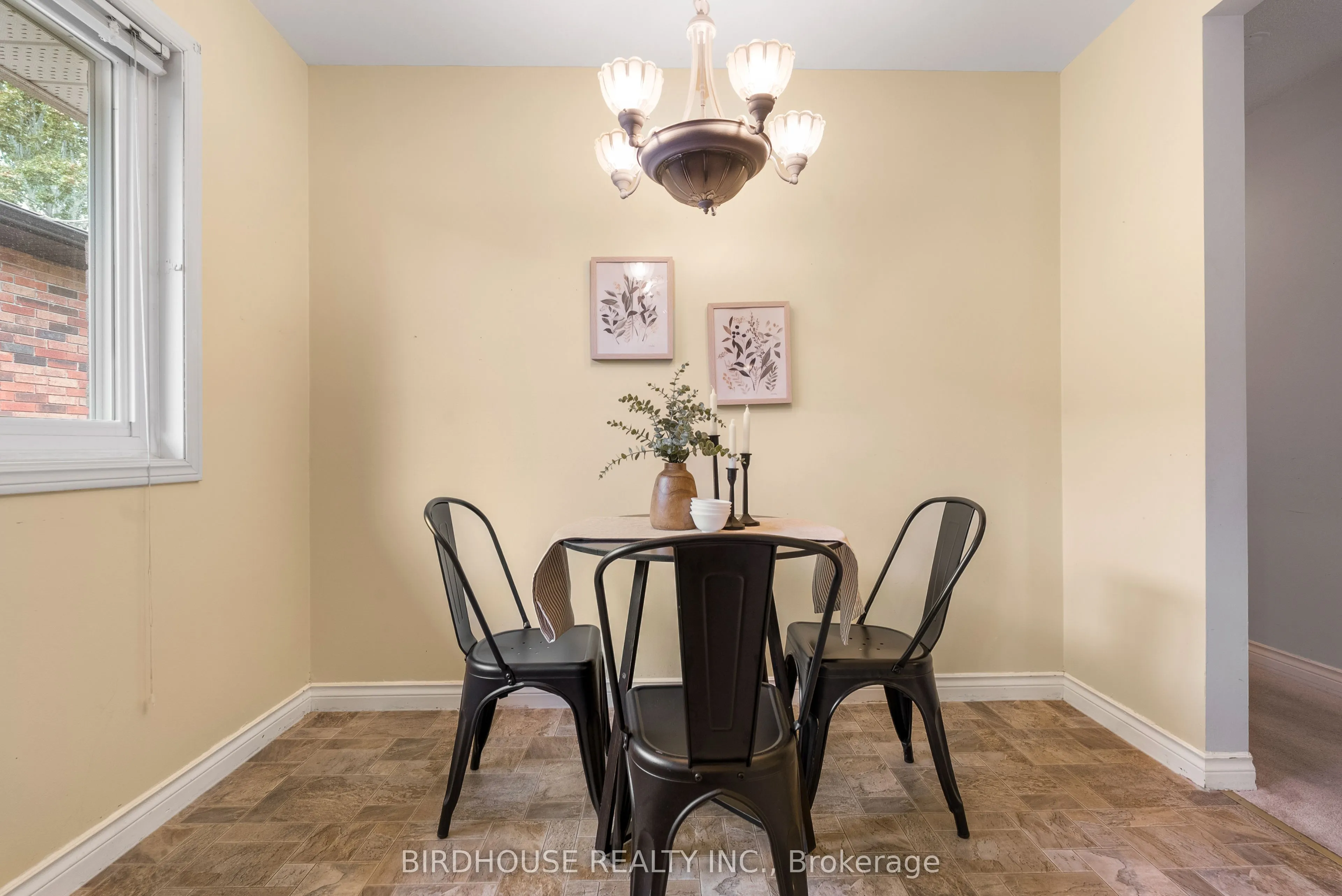 22 Madill Crescent