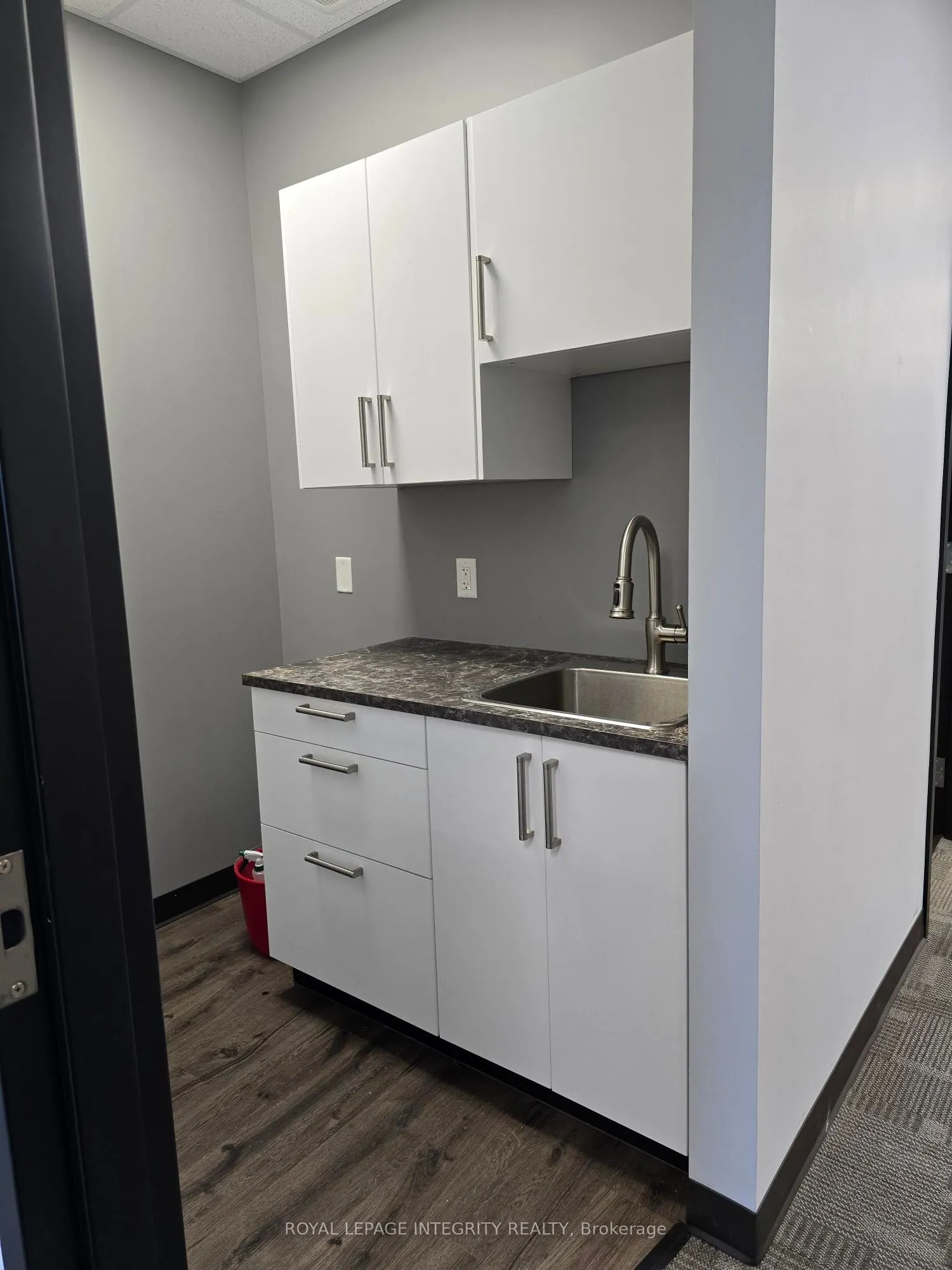 2310 ST LAURENT Boulevard NW, #210