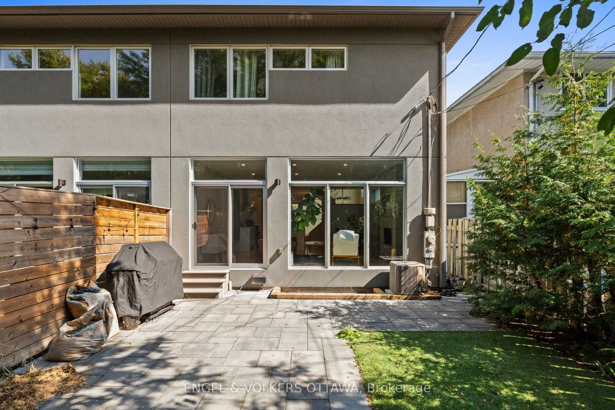 1212 Prince Of Wales Drive