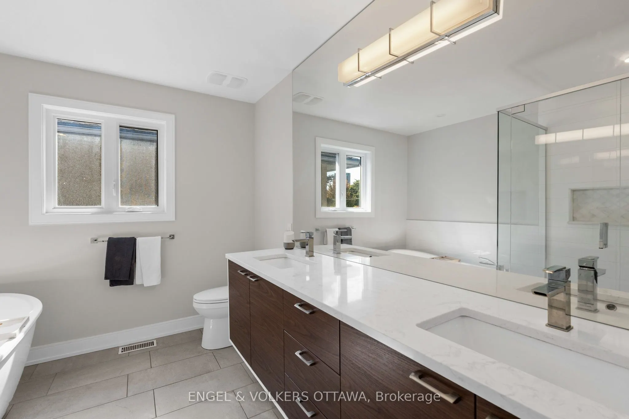 1212 Prince Of Wales Drive