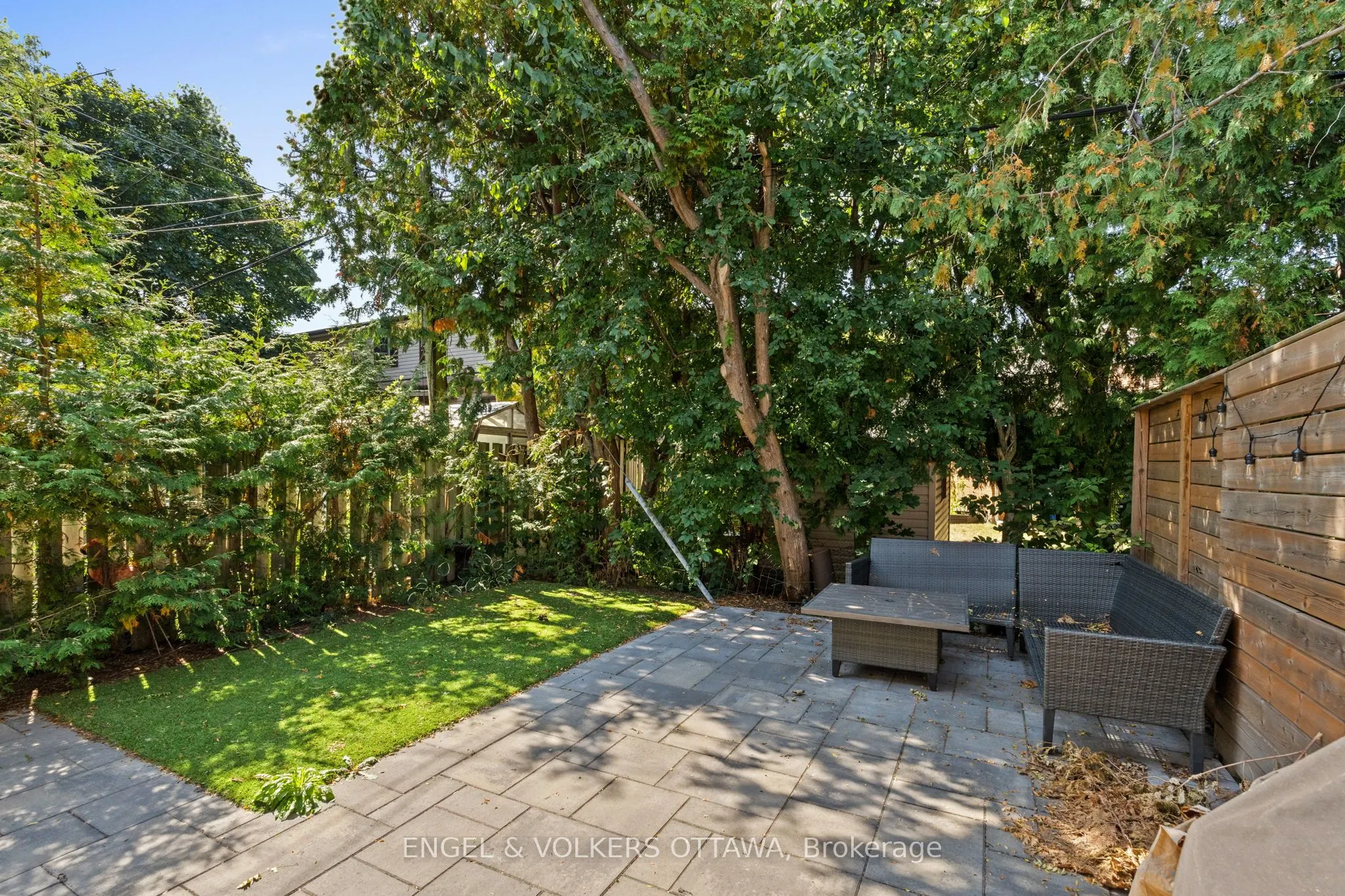 1212 Prince Of Wales Drive