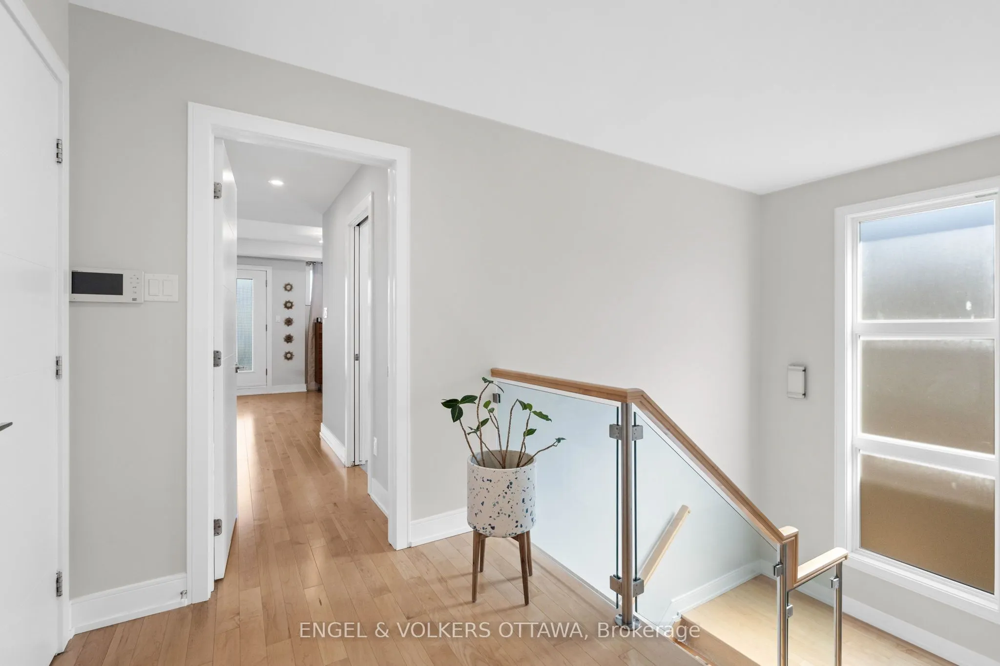 1212 Prince Of Wales Drive