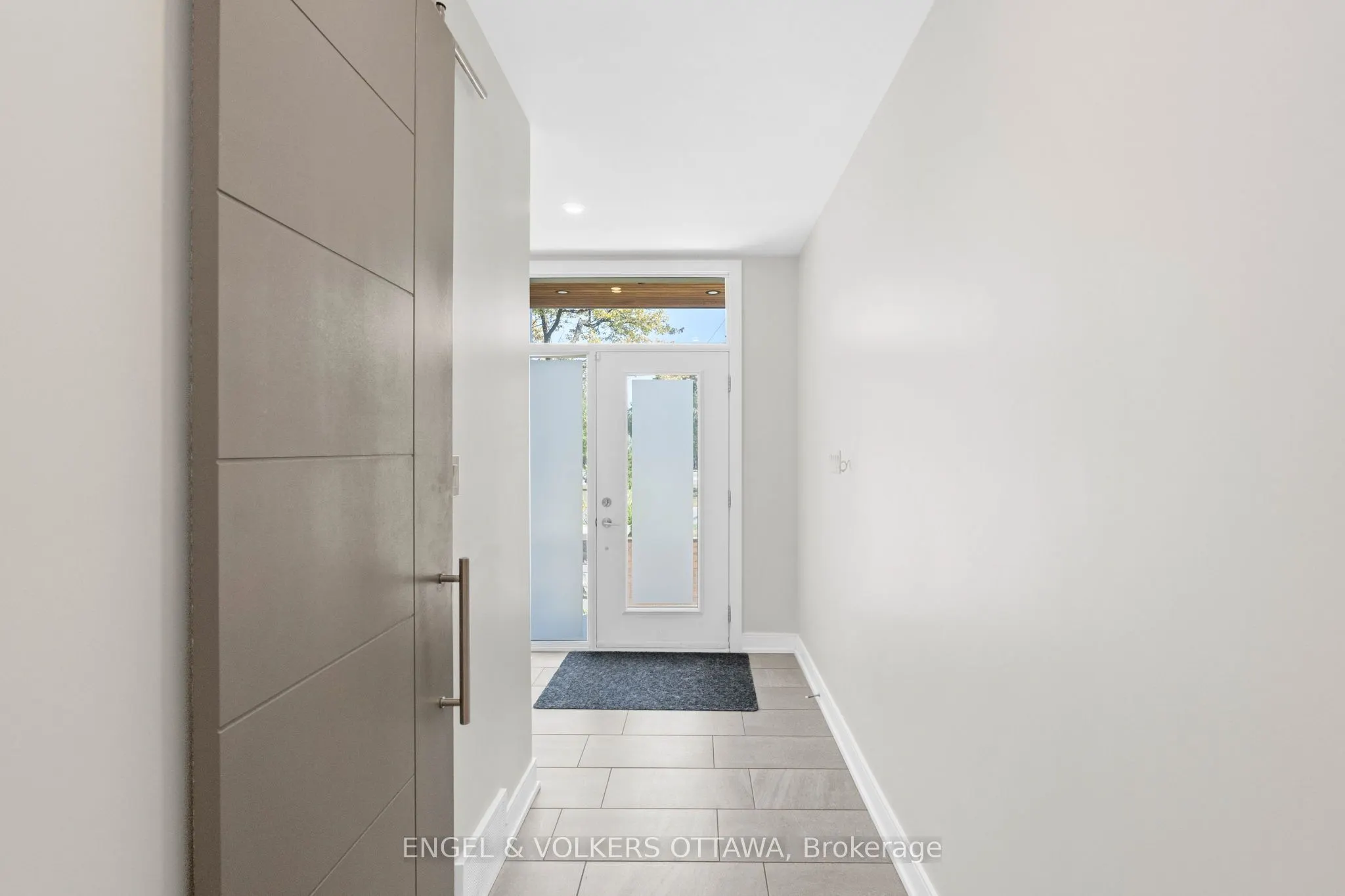 1212 Prince Of Wales Drive