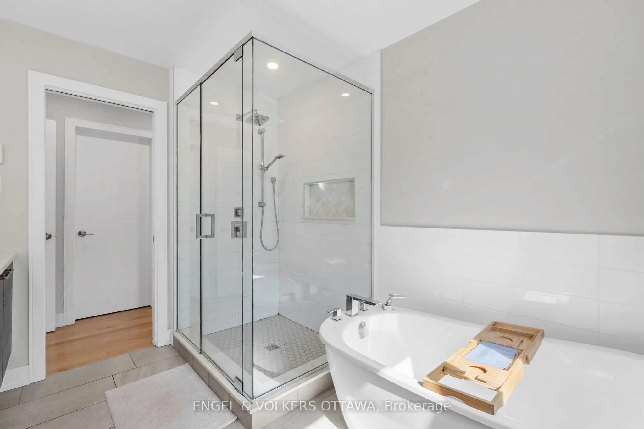 1212 Prince Of Wales Drive