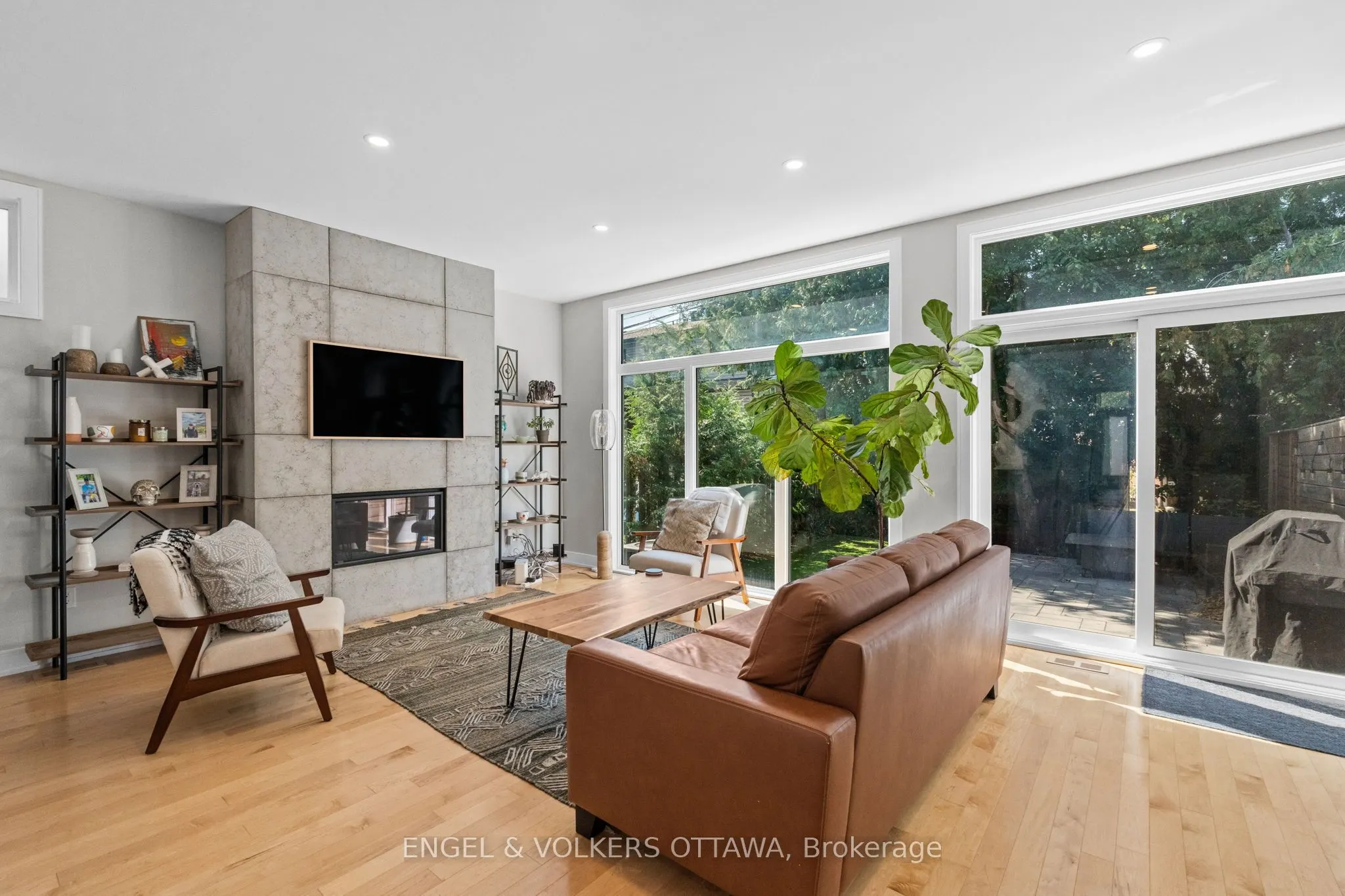 1212 Prince Of Wales Drive