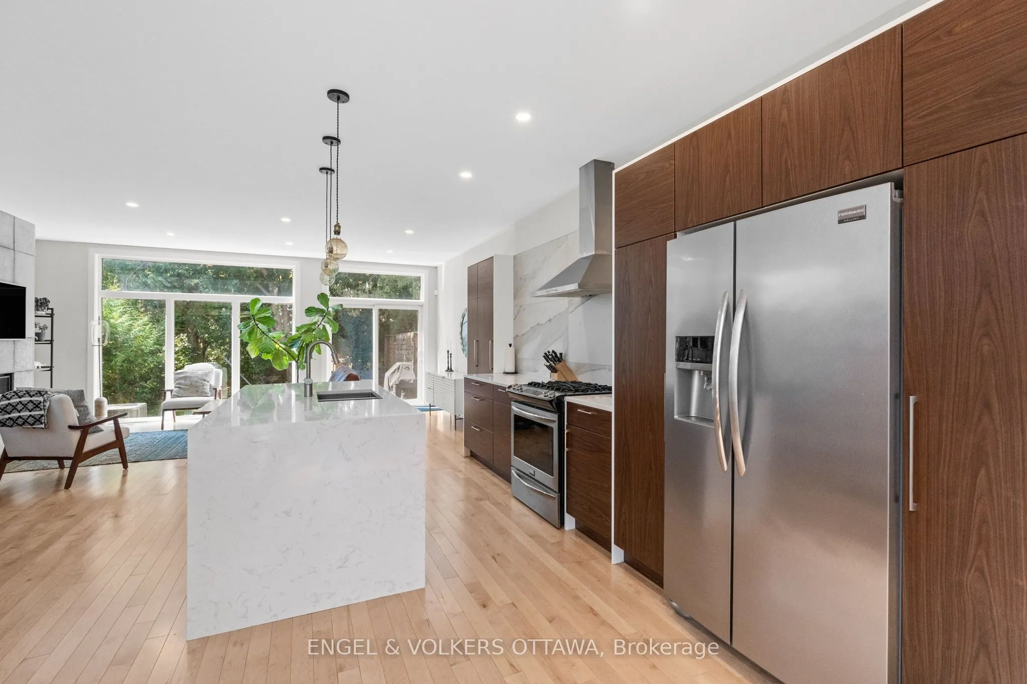 1212 Prince Of Wales Drive