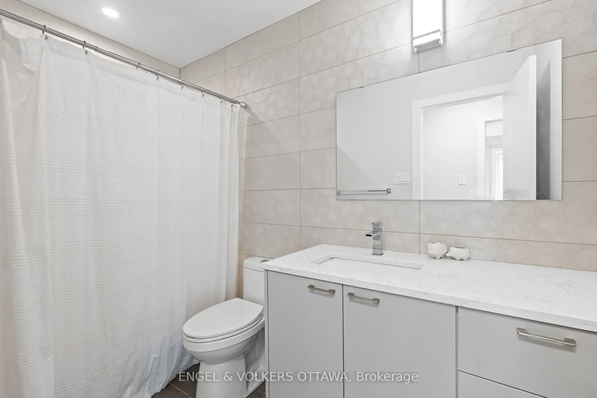 1212 Prince Of Wales Drive