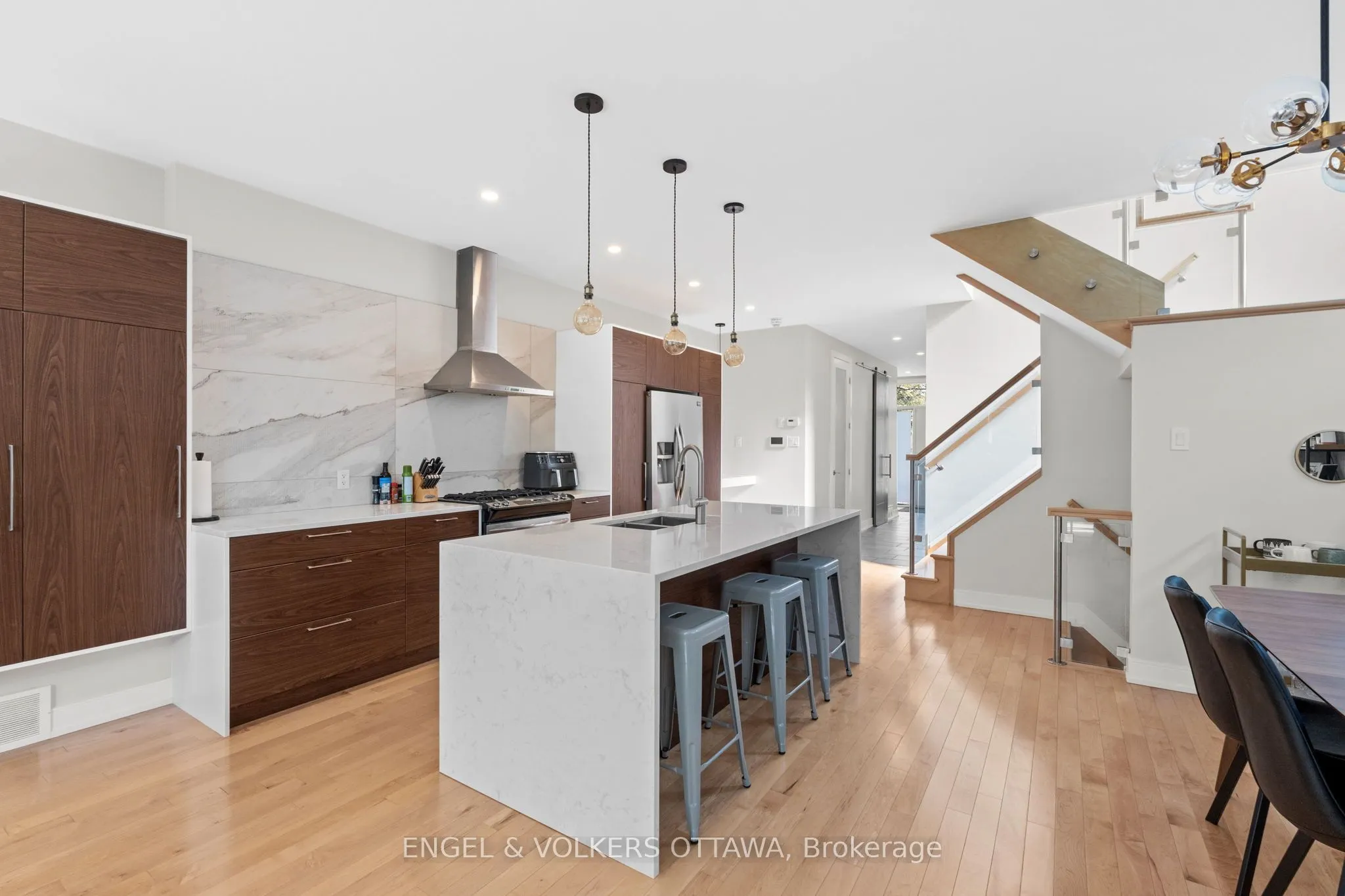 1212 Prince Of Wales Drive