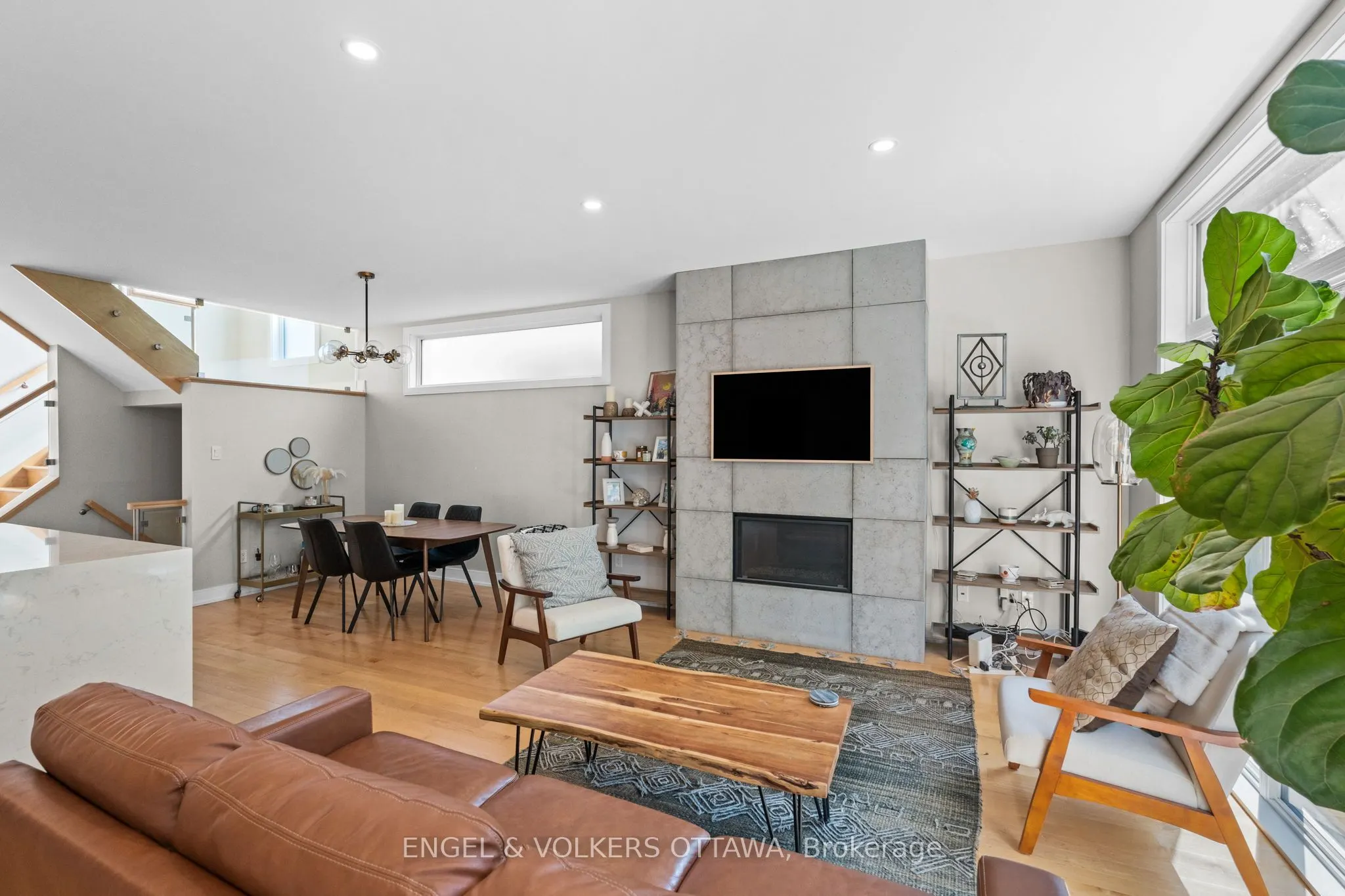 1212 Prince Of Wales Drive