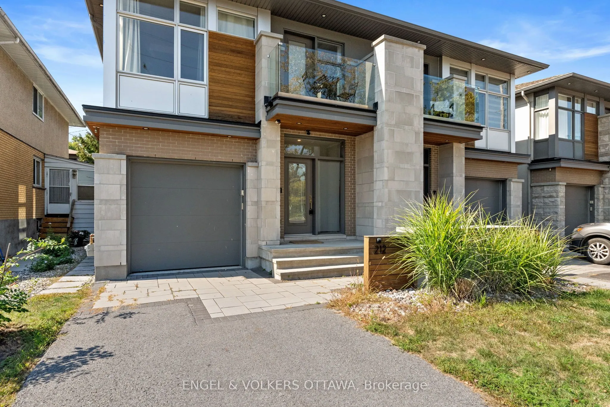 1212 Prince Of Wales Drive