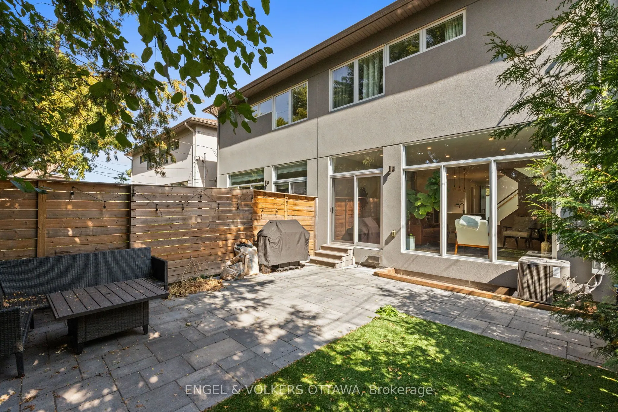1212 Prince Of Wales Drive