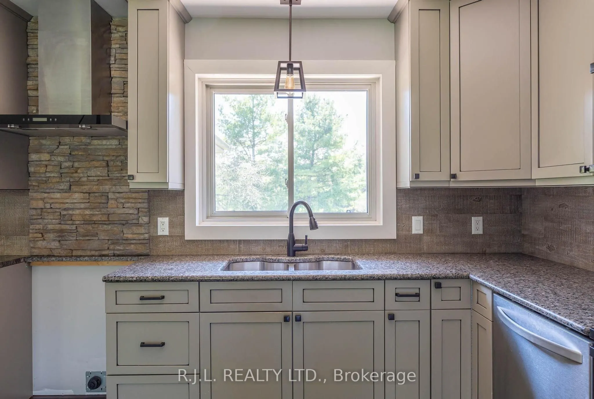 503862 Grey Road 12 Road