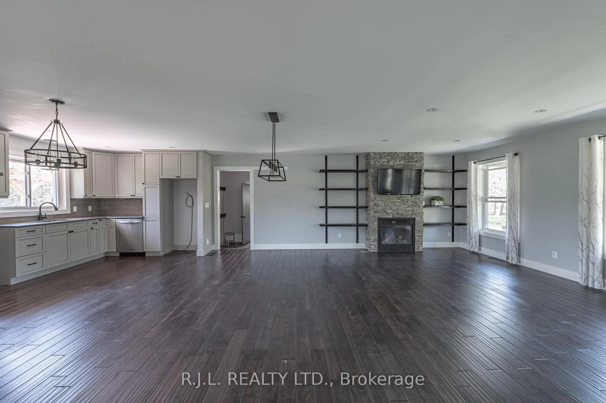 503862 Grey Road 12 Road