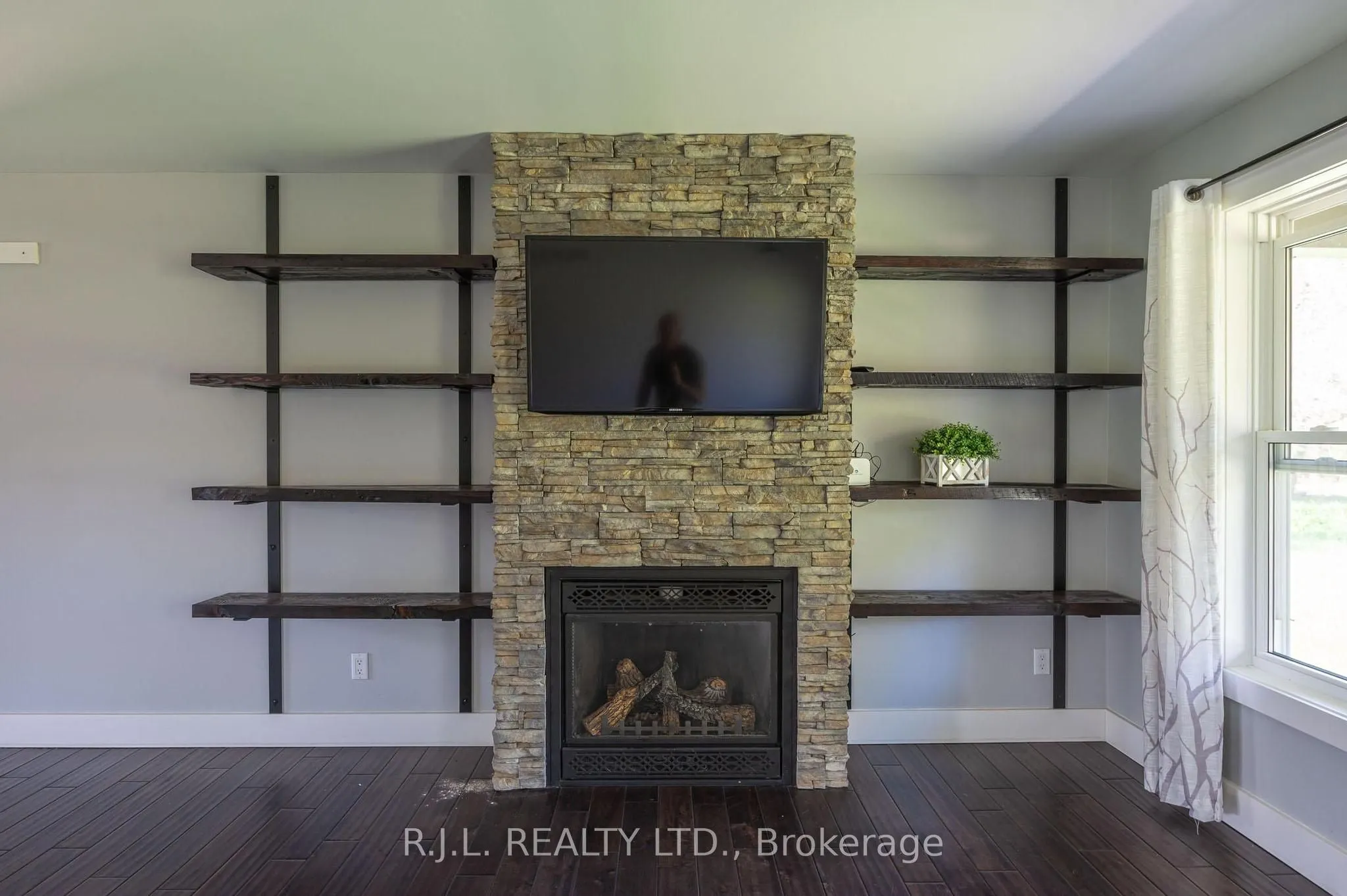 503862 Grey Road 12 Road