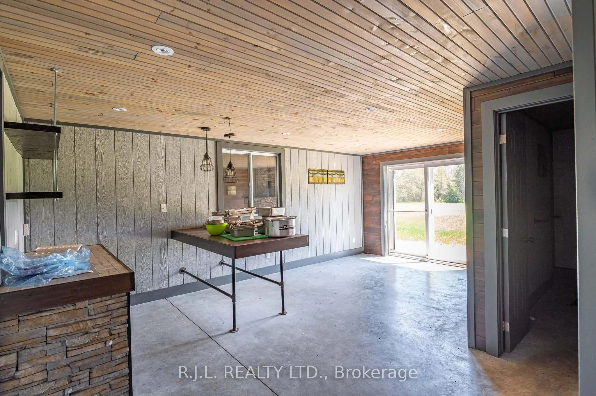 503862 Grey Road 12 Road