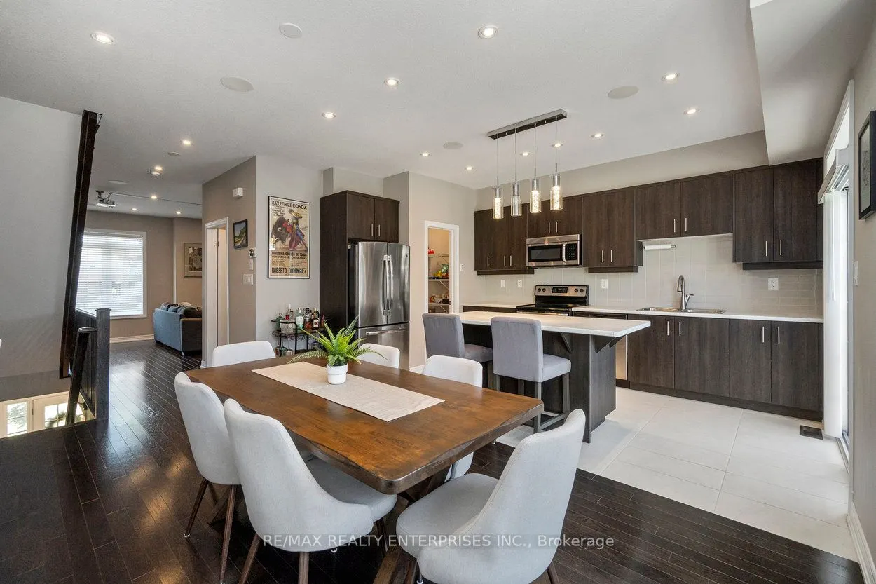 215 Dundas Street E, #9