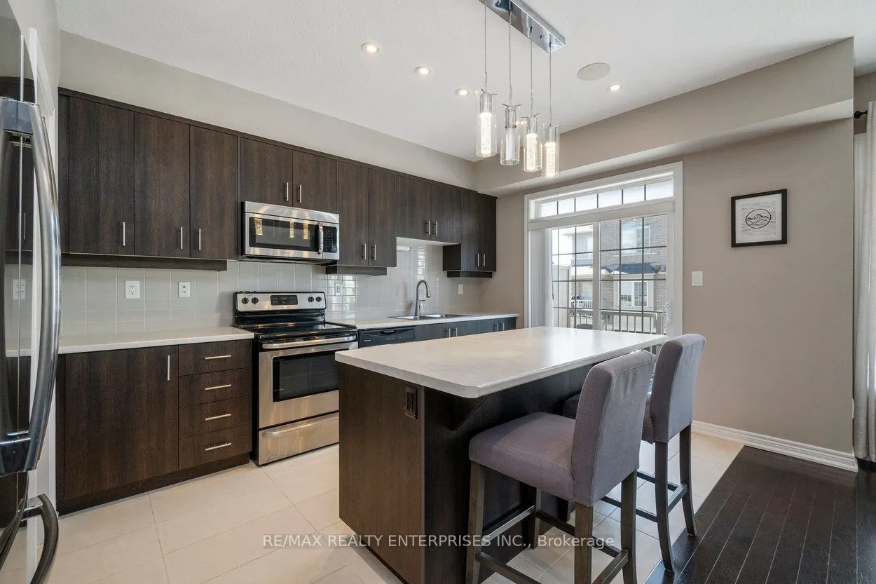215 Dundas Street E, #9