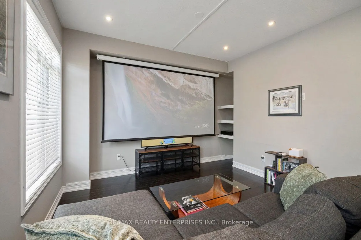 215 Dundas Street E, #9